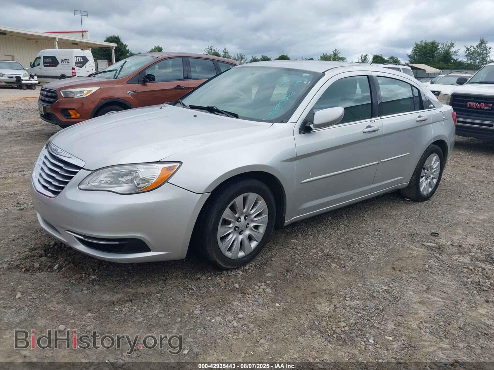 2012 CHRYSLER 200 - VIN: 1C3CCBAB0CN201697 - Фото 2