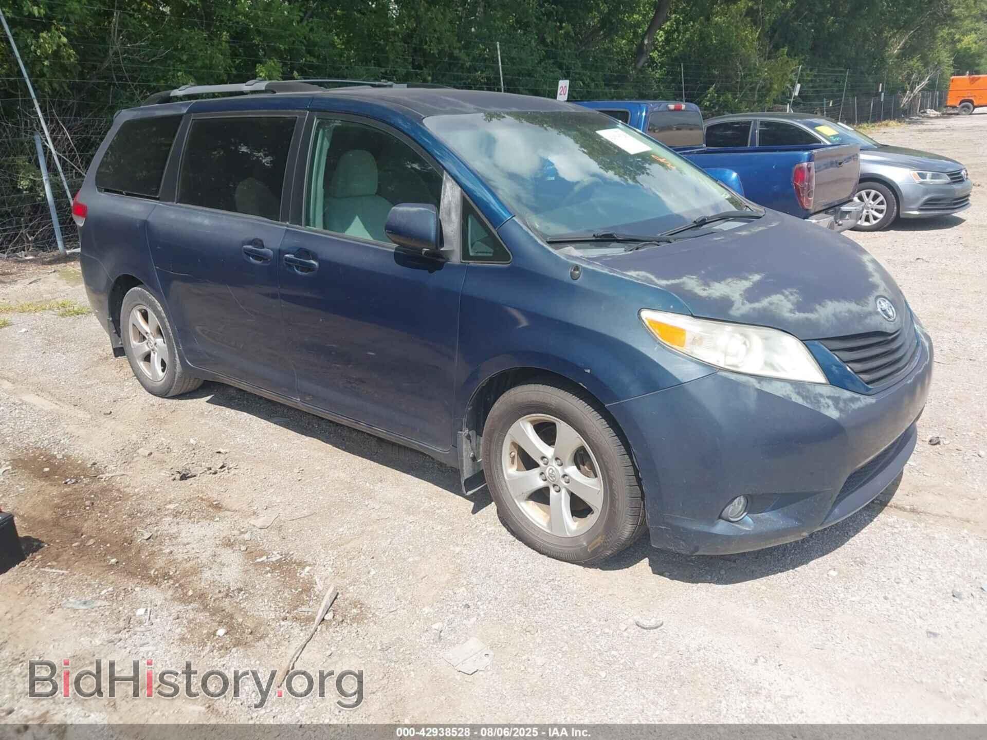 Фотография 5TDKK3DC9BS171807 - TOYOTA SIENNA 2011