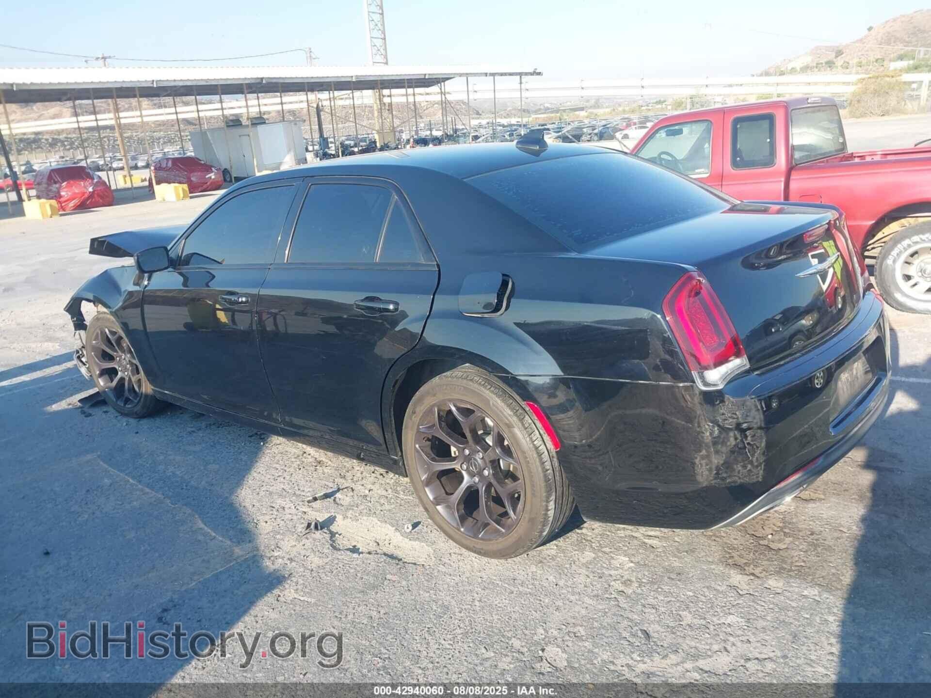 2019 CHRYSLER 300 - VIN: 2C3CCAAG3KH580983 - Фото 3
