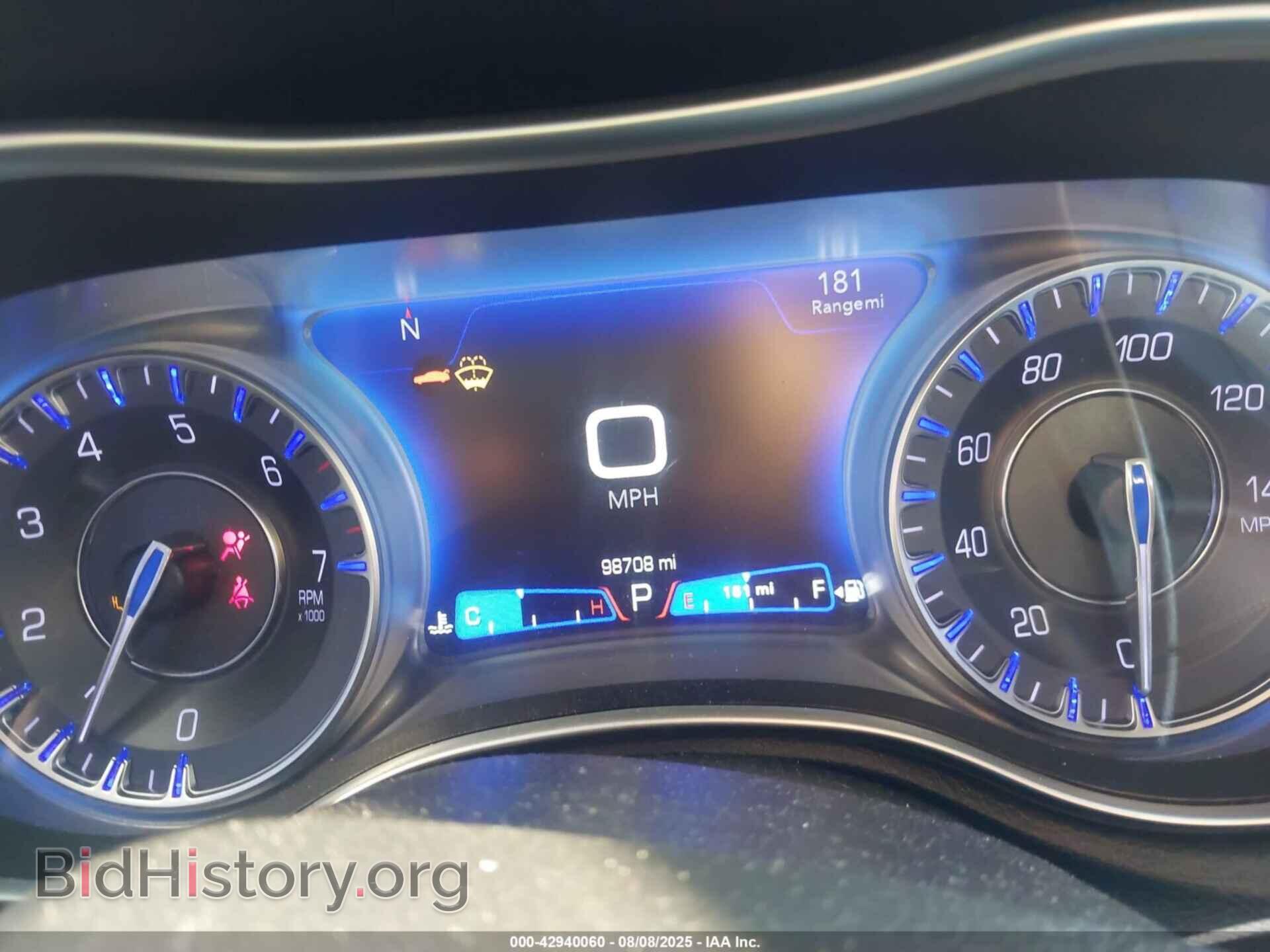 2019 CHRYSLER 300 - VIN: 2C3CCAAG3KH580983 - Фото 7