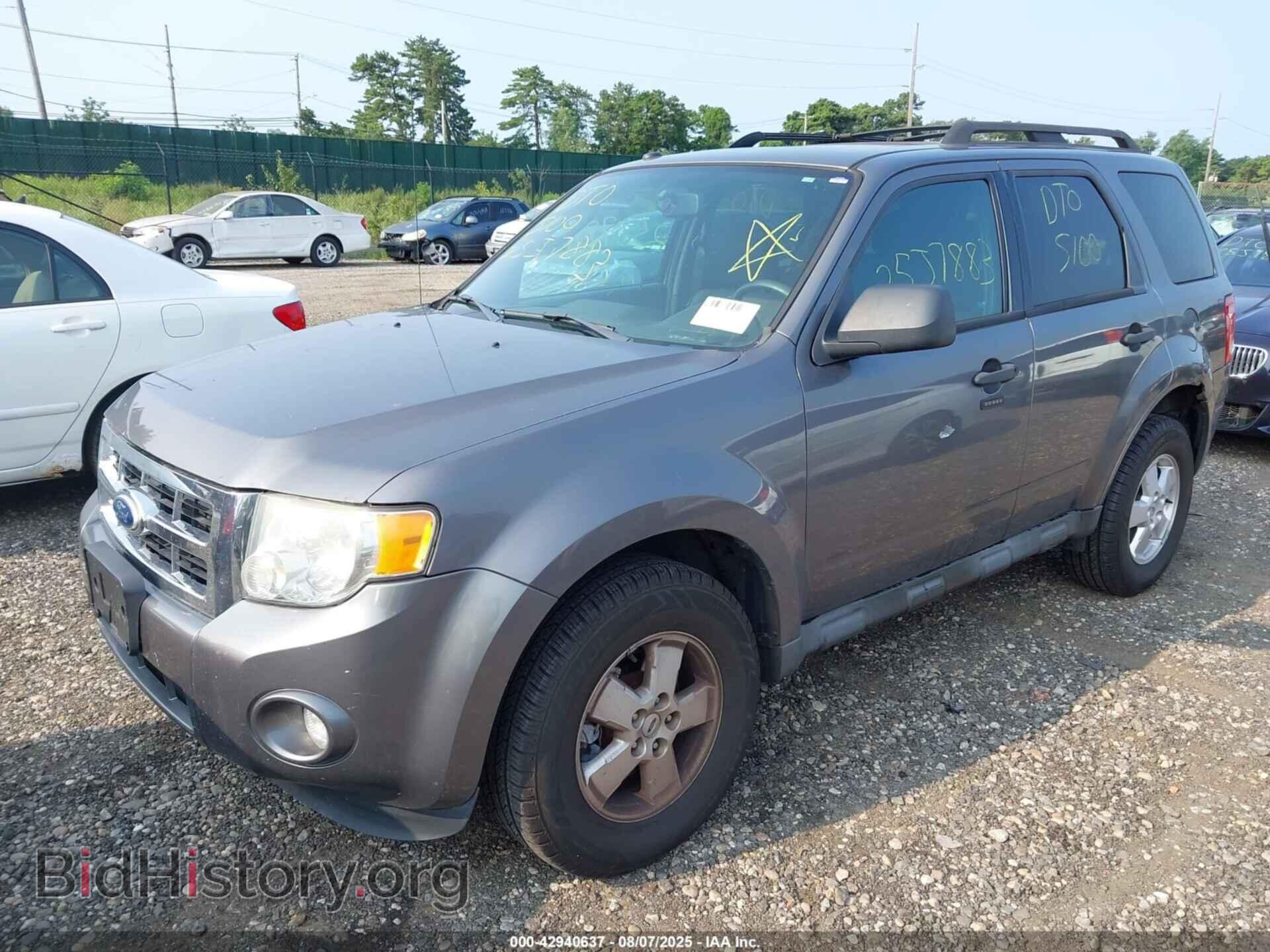2011 FORD ESCAPE - VIN: 1FMCU0D71BKA03047 - Фото 2