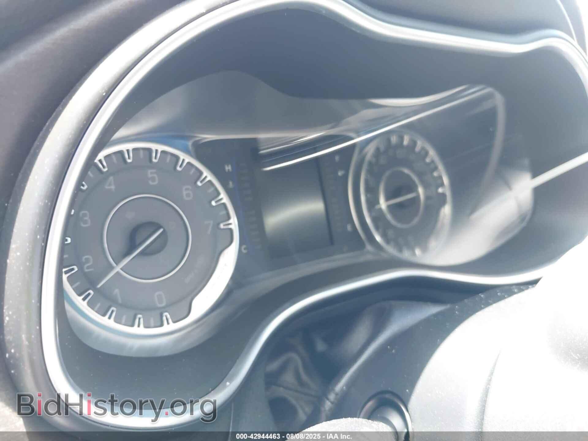 2016 CHRYSLER 200 - VIN: 1C3CCCAB4GN102277 - Фото 7