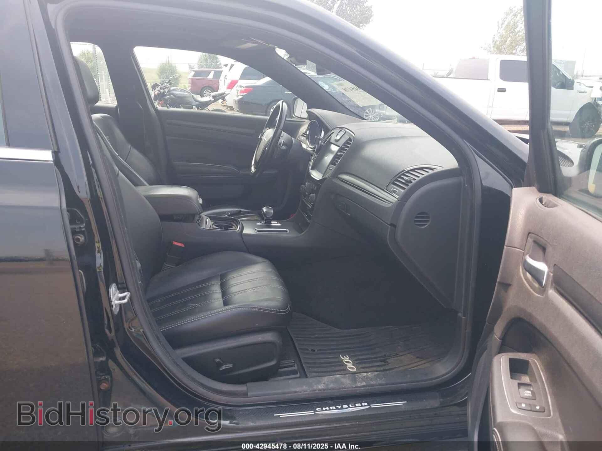 2013 CHRYSLER 300 - VIN: 2C3CCAGG6DH529357 - Фото 5