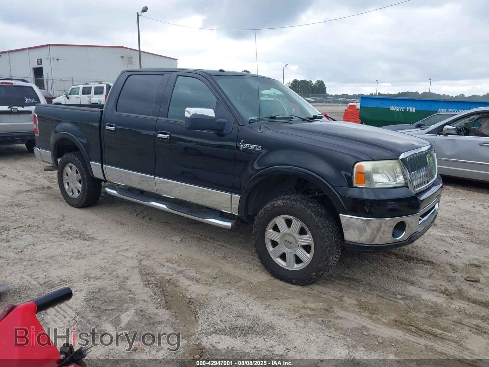 Photo 5LTPW18538FJ06600 - LINCOLN MARK LT 2008
