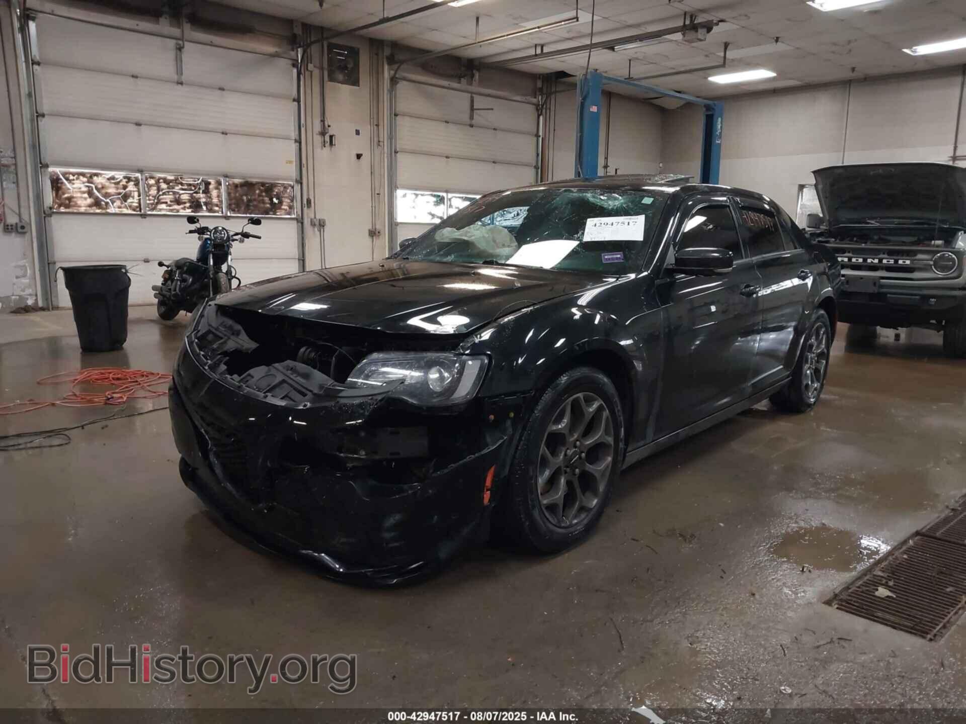 2018 CHRYSLER 300 - VIN: 2C3CCAGG1JH141402 - Фото 2