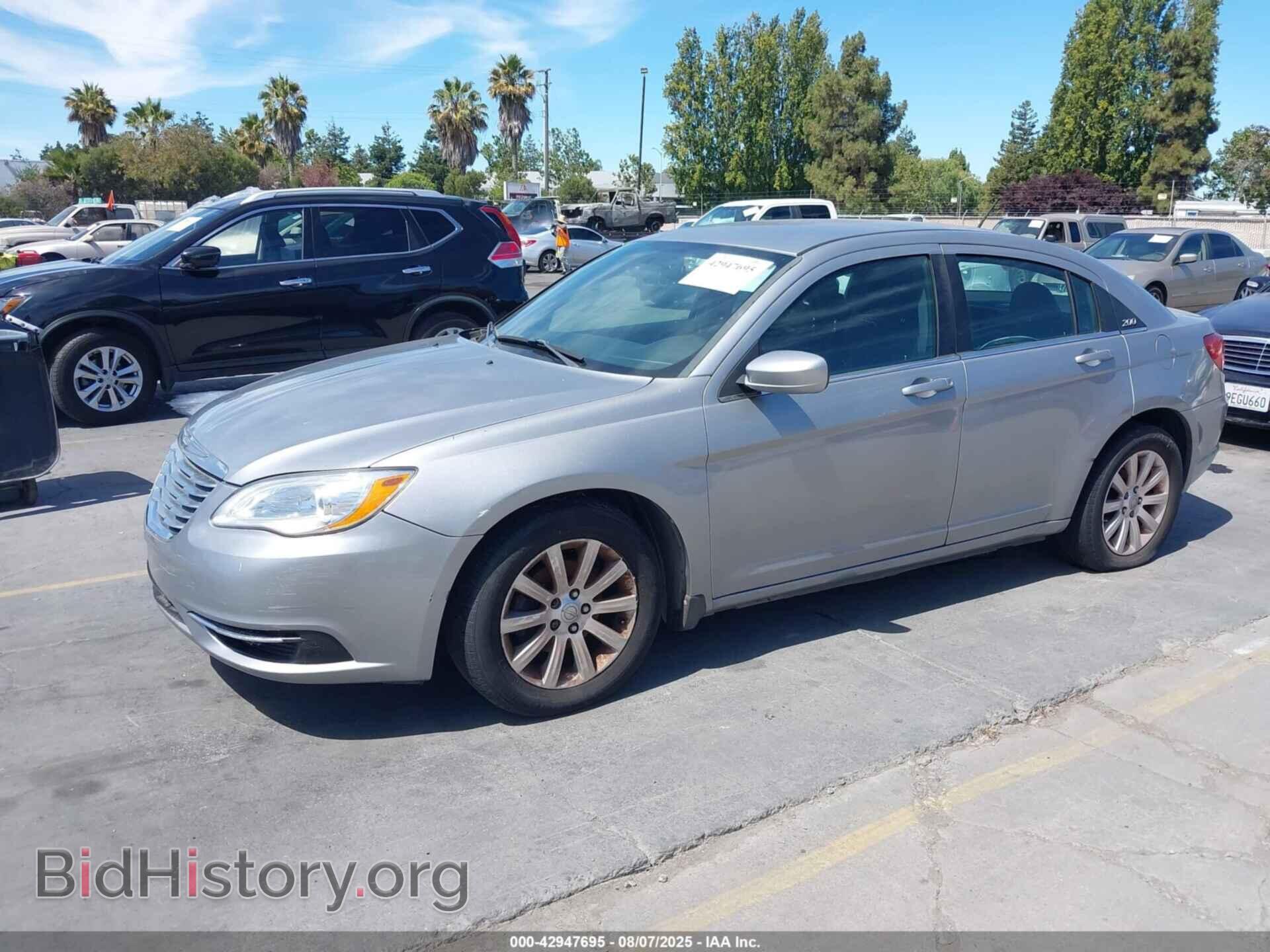 2013 CHRYSLER 200 - VIN: 1C3CCBBB9DN764523 - Фото 2