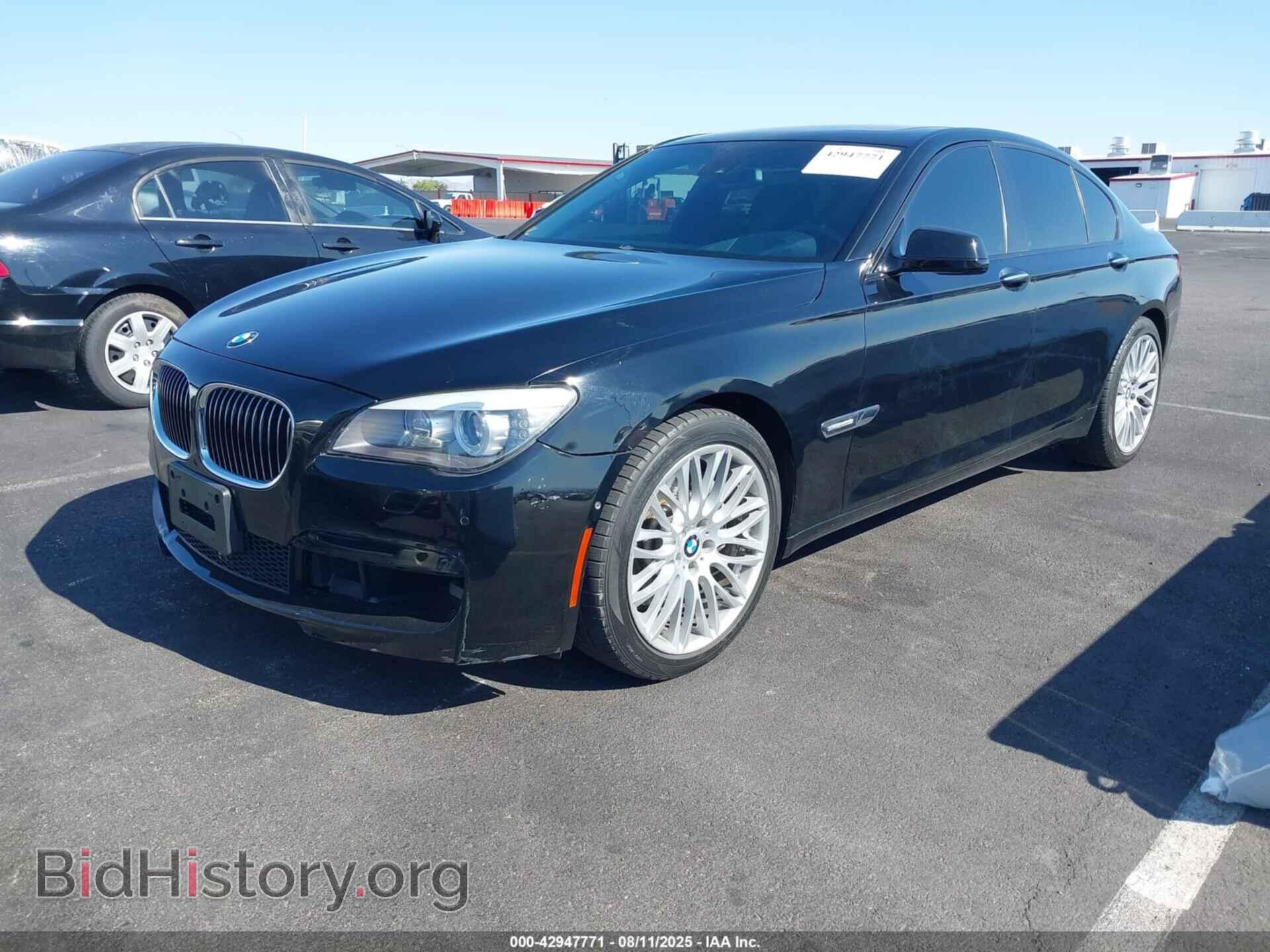 2012 BMW 750I - VIN: WBAKA8C59CDX01108 - Фото 2