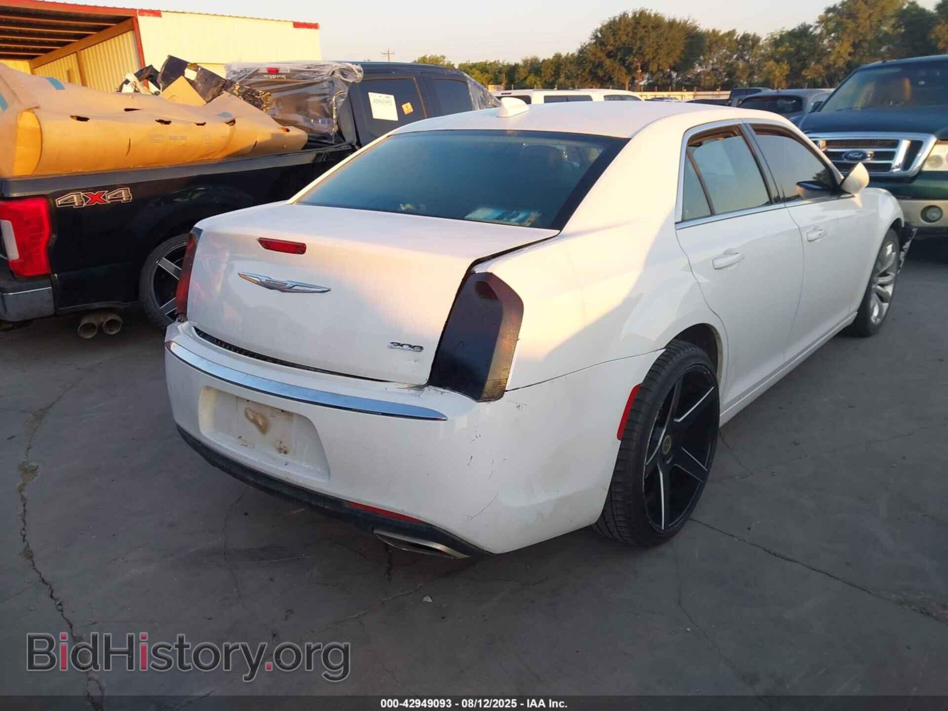 2016 CHRYSLER 300 - VIN: 2C3CCAAGXGH313718 - Фото 4