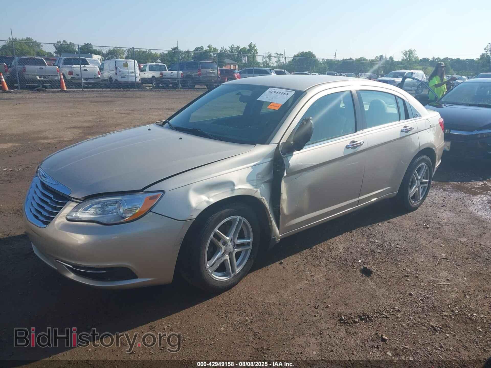 2013 CHRYSLER 200 - VIN: 1C3CCBAB8DN761727 - Фото 2