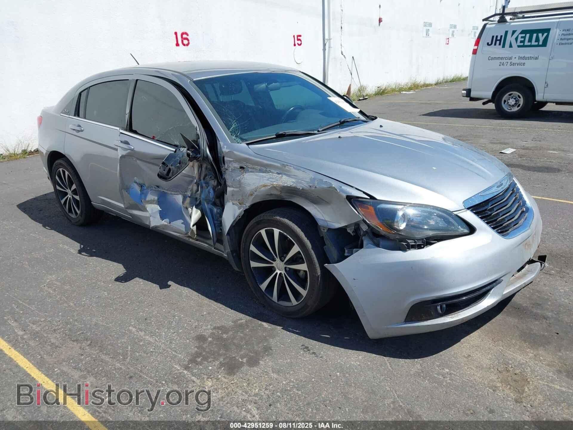 Photo 1C3CCBBB8DN598592 - CHRYSLER 200 2013