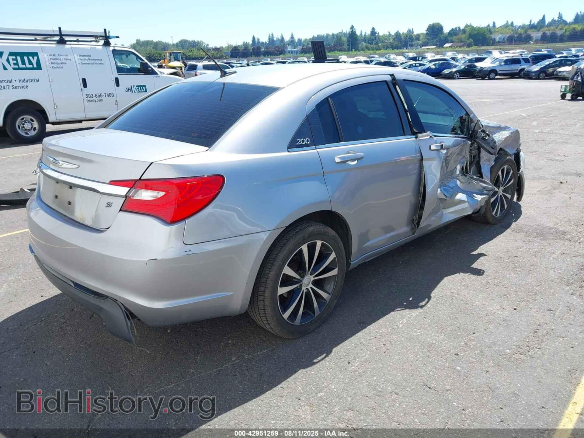 2013 CHRYSLER 200 - VIN: 1C3CCBBB8DN598592 - Фото 4