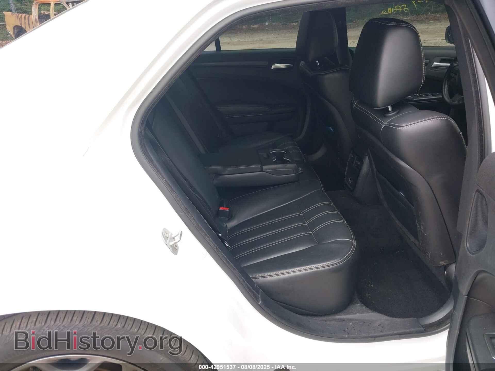 2015 CHRYSLER 300 - VIN: 2C3CCAGG2FH736329 - Фото 8