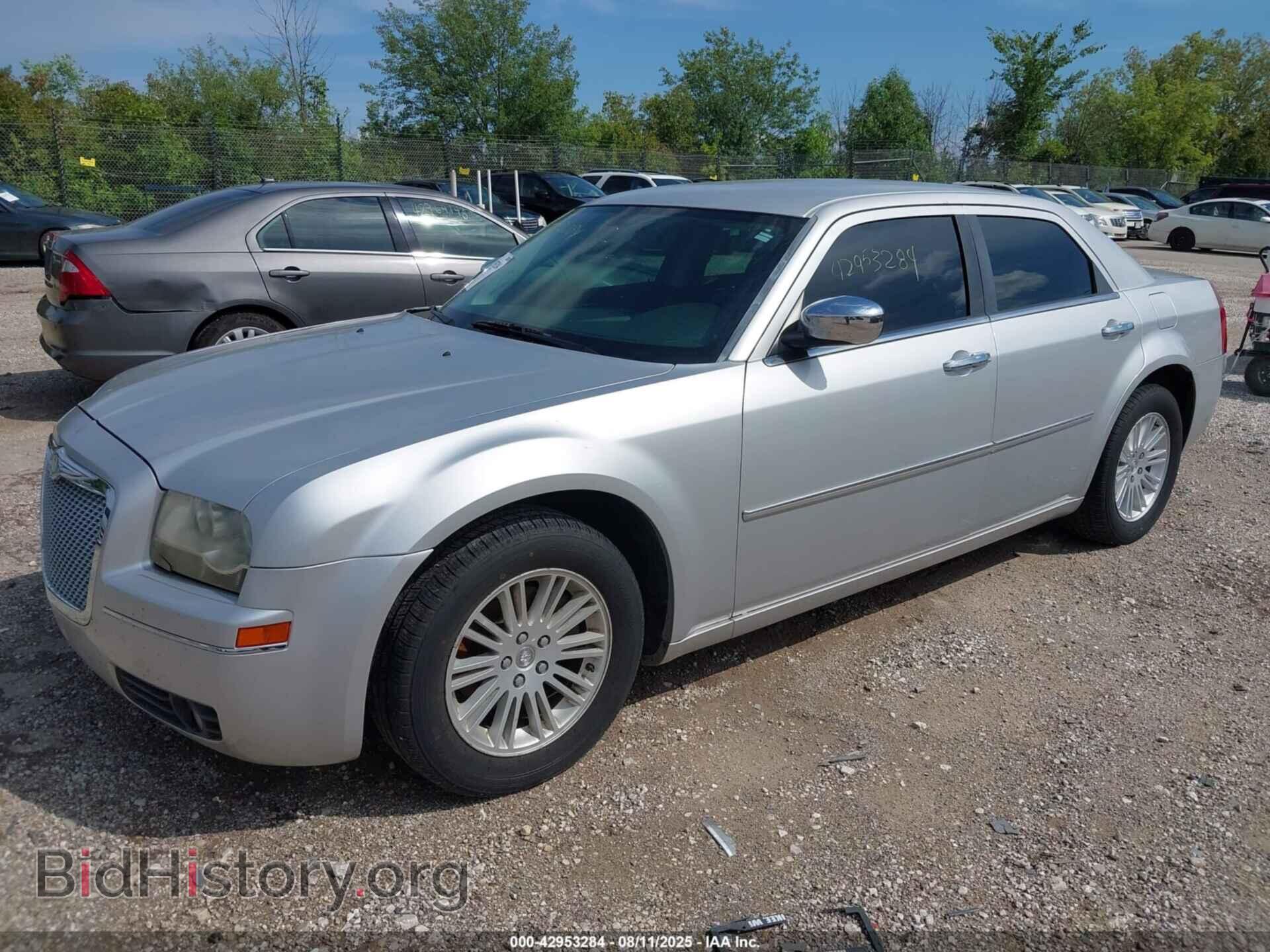2010 CHRYSLER 300 - VIN: 2C3CA4CD8AH198893 - Фото 2