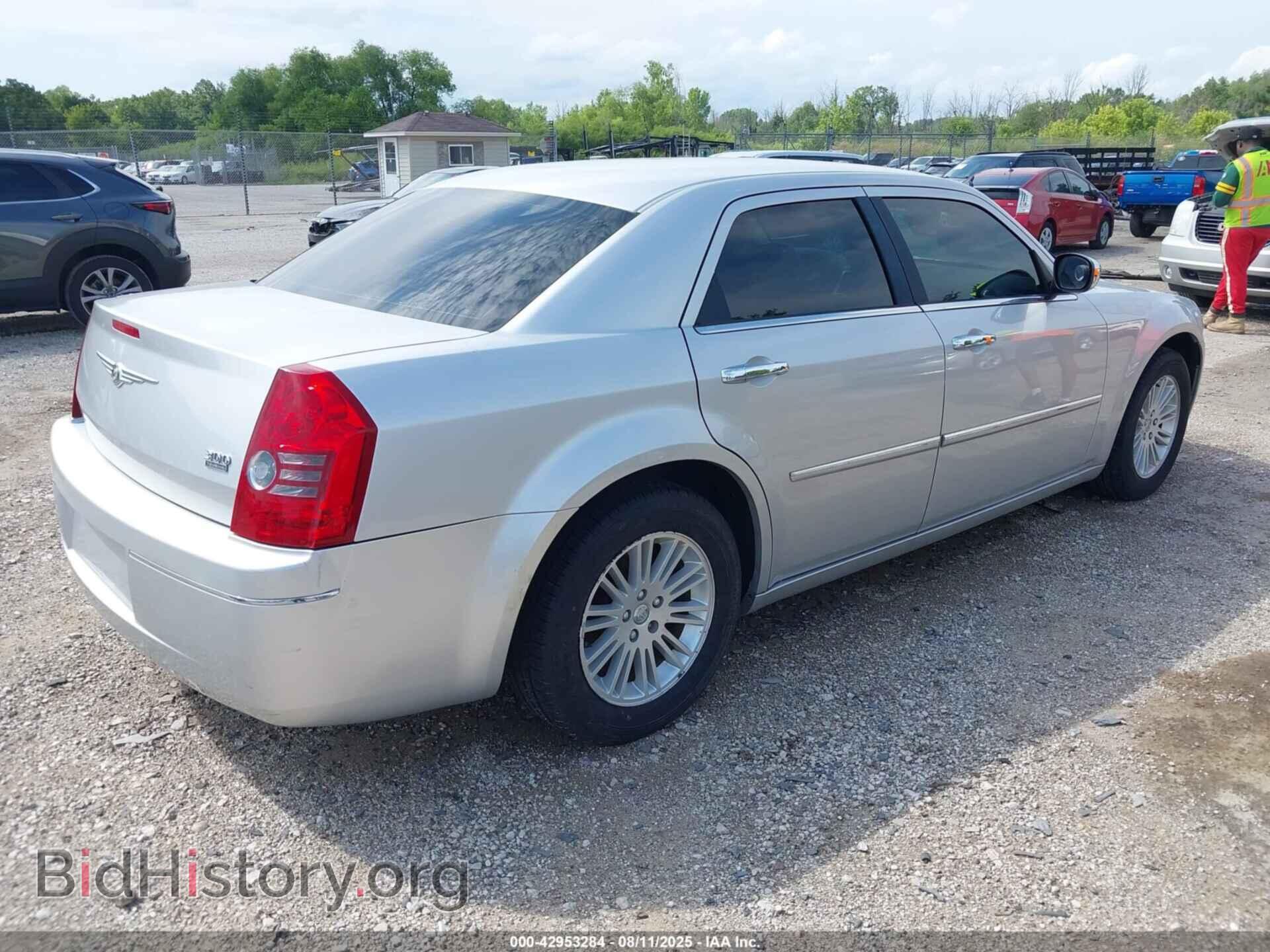 2010 CHRYSLER 300 - VIN: 2C3CA4CD8AH198893 - Фото 4