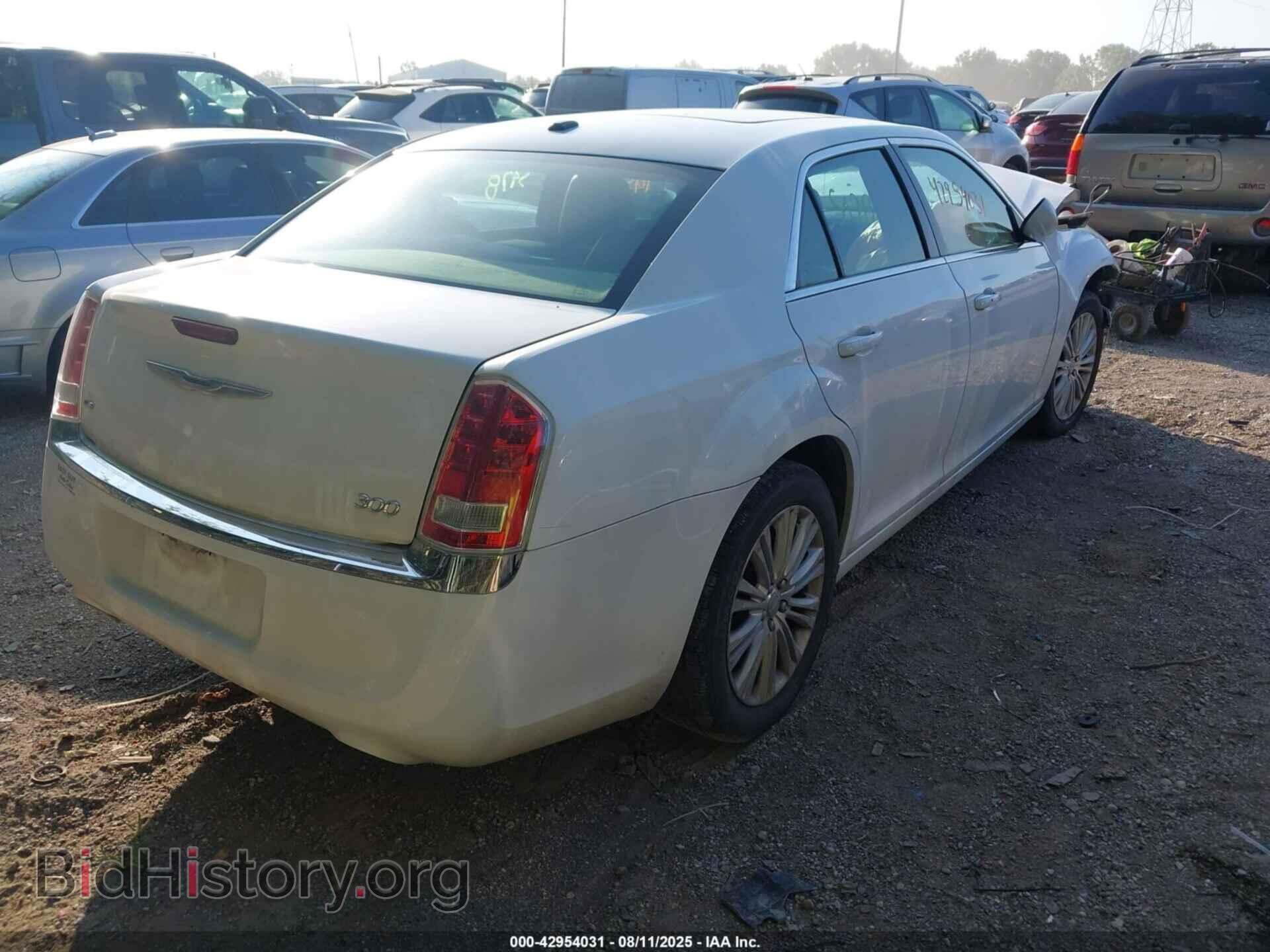 2014 CHRYSLER 300 - VIN: 2C3CCARG7EH203792 - Photo 4
