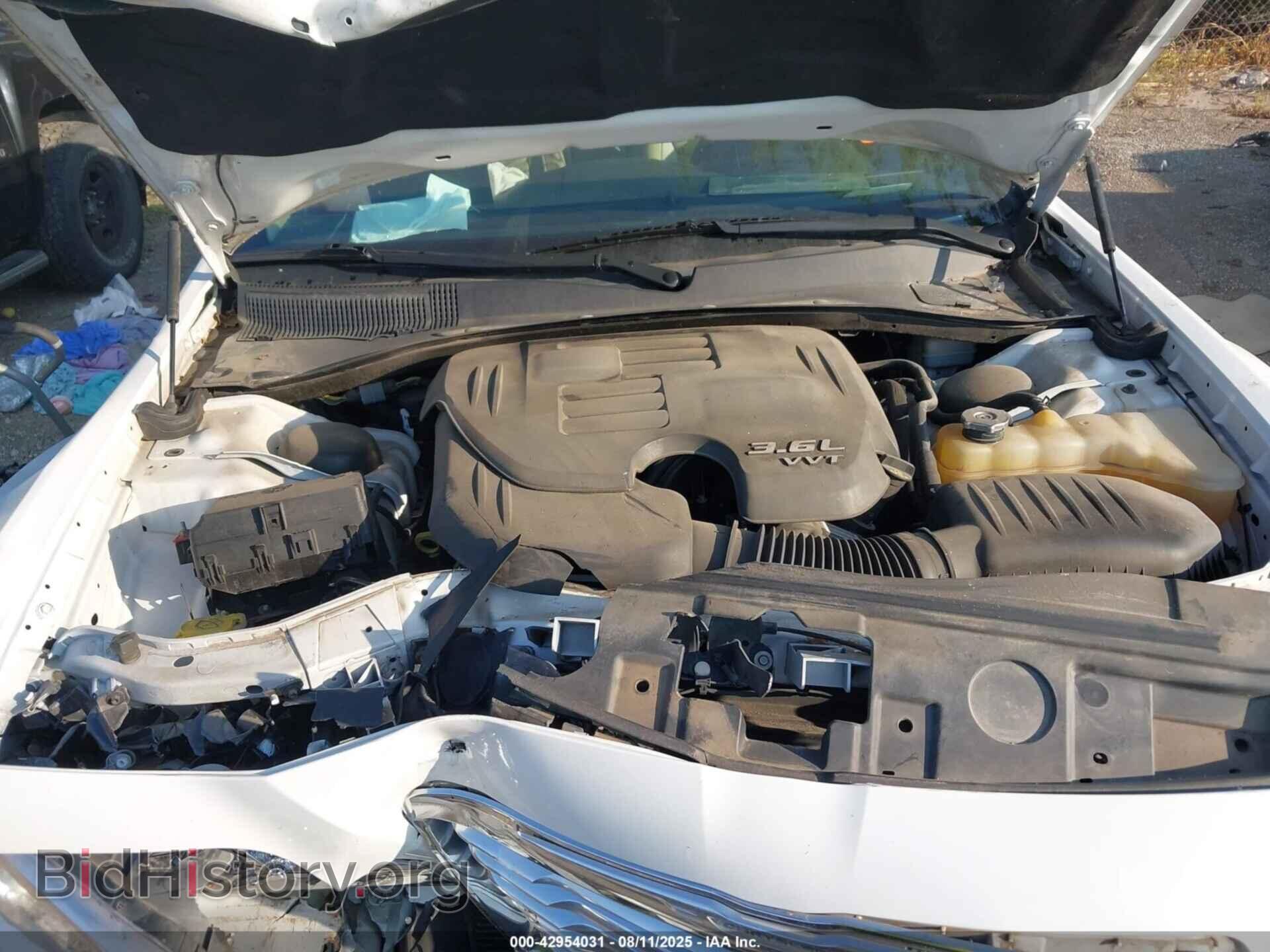 2014 CHRYSLER 300 - VIN: 2C3CCARG7EH203792 - Photo 10