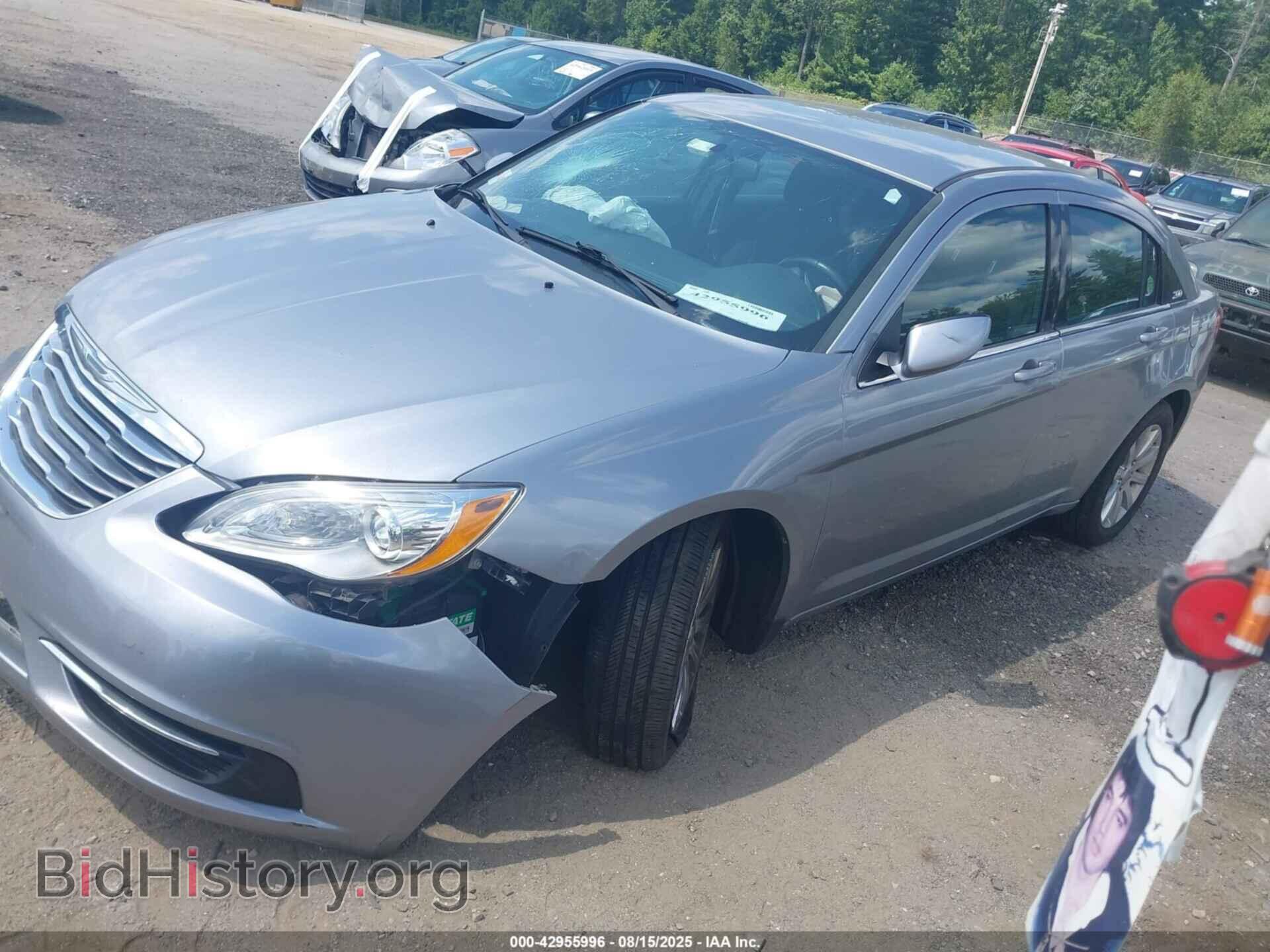2013 CHRYSLER 200 - VIN: 1C3CCBBB5DN570135 - Фото 2