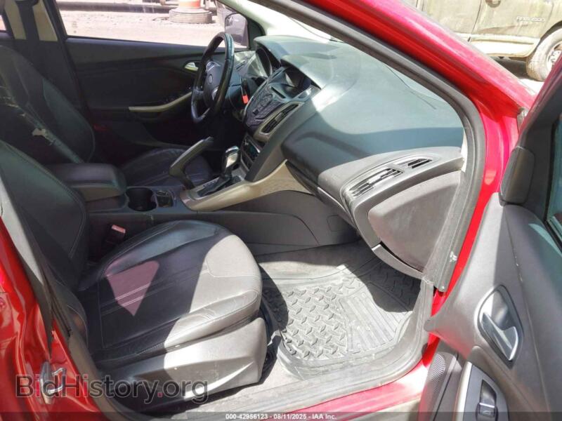 2012 Ford FOCUS (VIN 1FAHP3H28CL282502) — фото 5 из 12