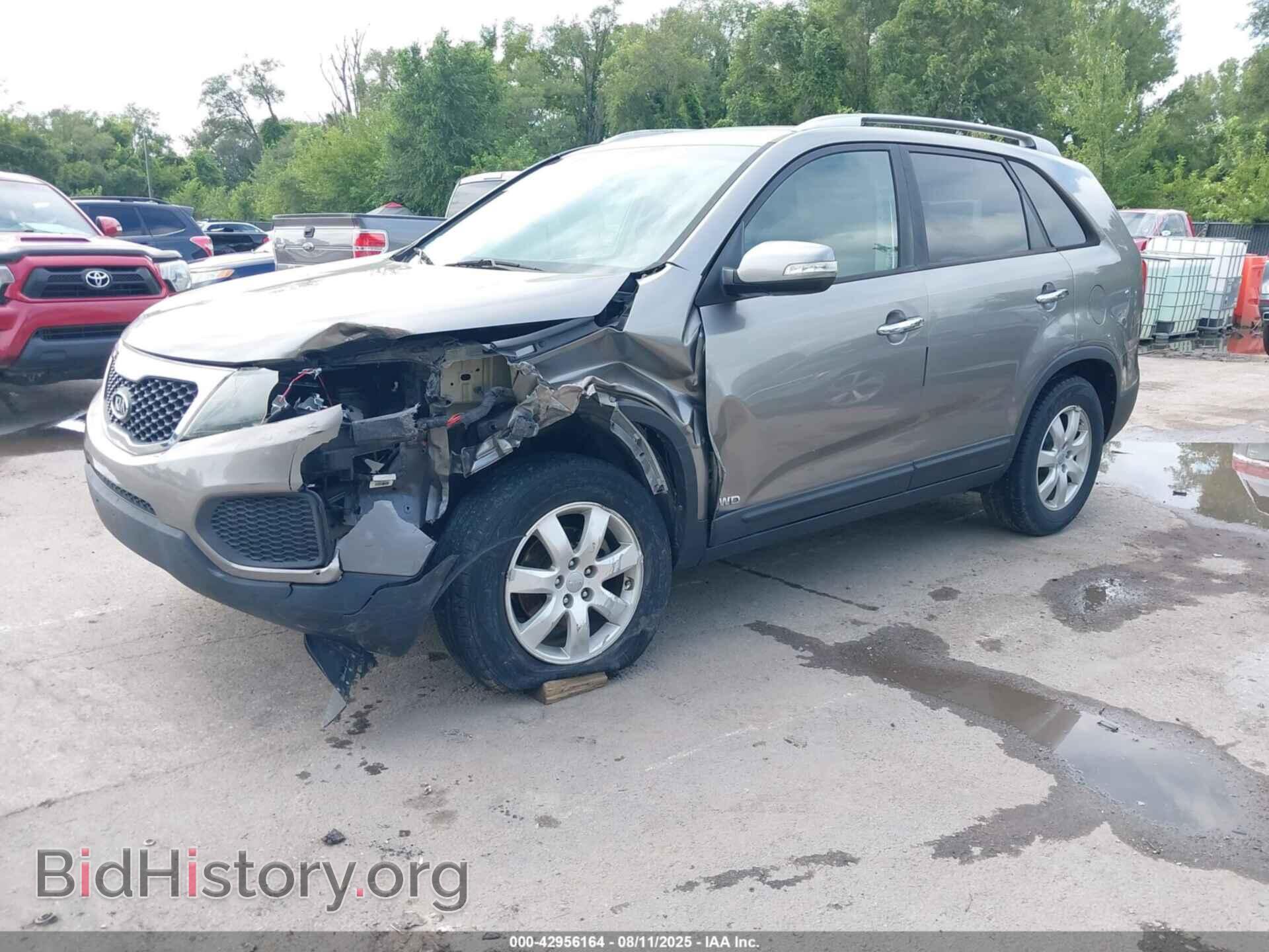 2013 KIA SORENTO - VIN: 5XYKTDA21DG368596 - Фото 2