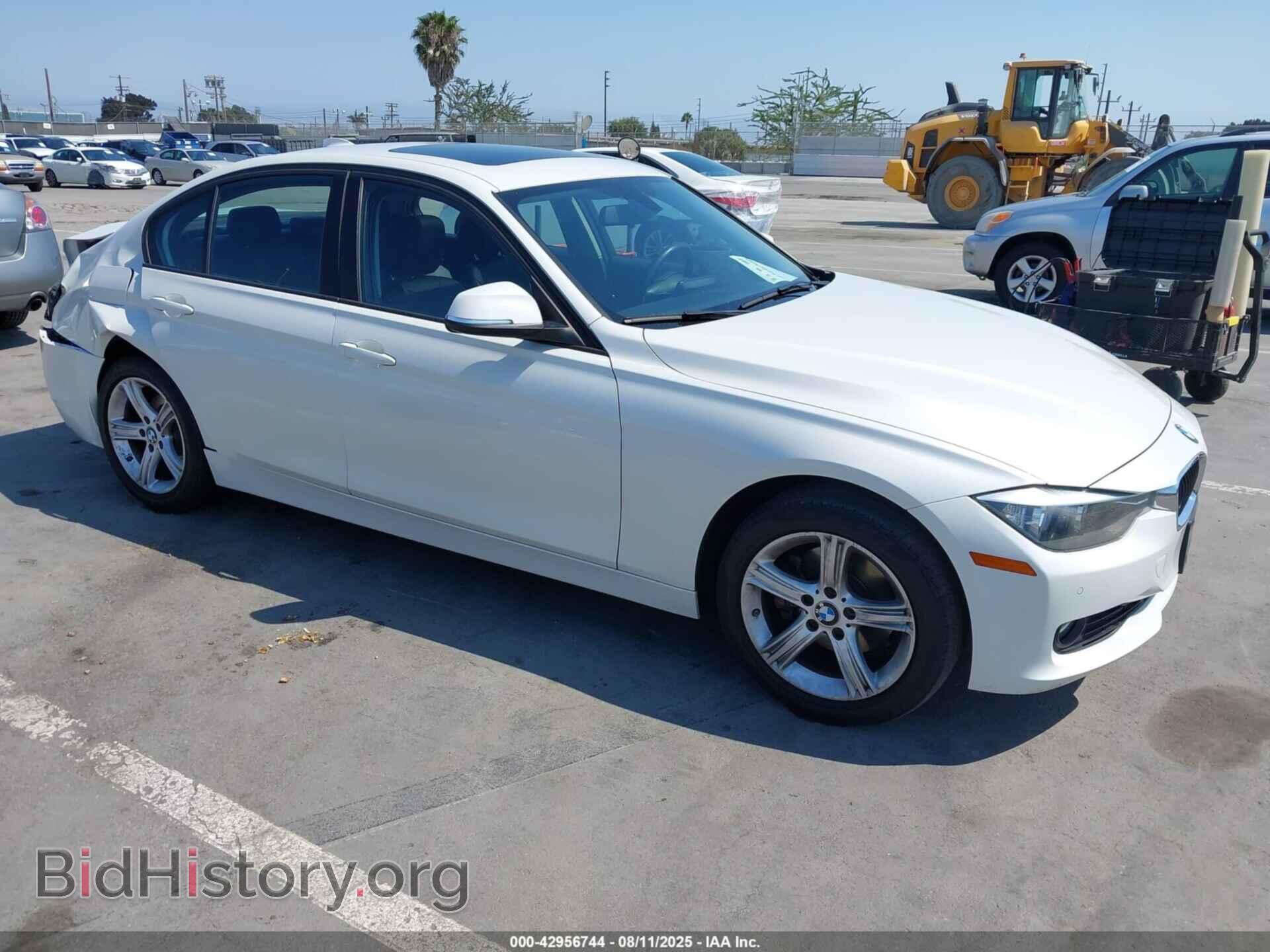 Фотография WBA3B1C59FK135802 - BMW 320I 2015