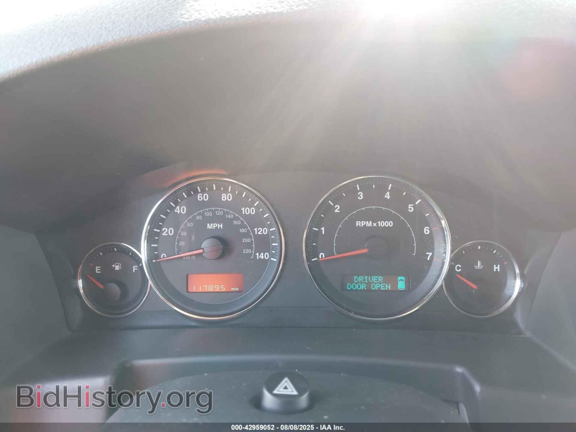 2006 JEEP COMMANDER - VIN: 1J8HG48K46C195001 - Photo 7