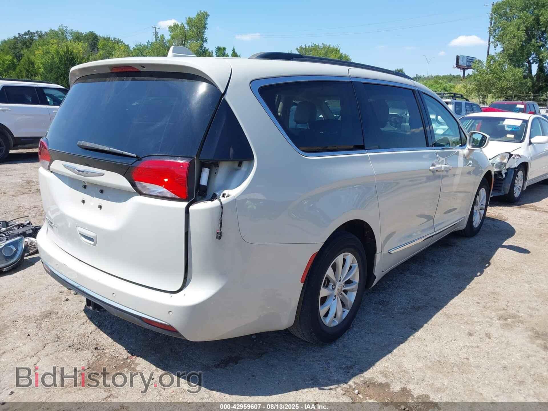 2017 CHRYSLER PACIFICA - VIN: 2C4RC1BG6HR552974 - Фото 4