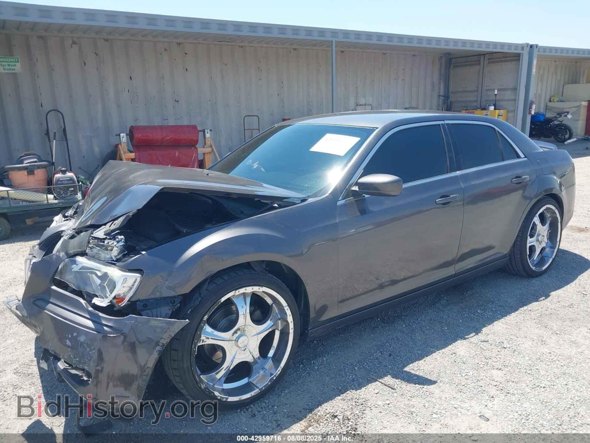 2013 CHRYSLER 300 - VIN: 2C3CCAAG8DH608960 - Фото 2