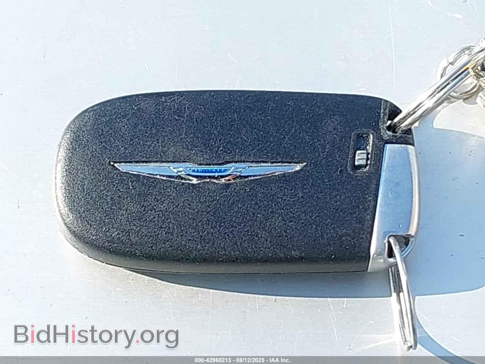 2018 CHRYSLER 300 - VIN: 2C3CCAGG2JH256378 - Фото 11