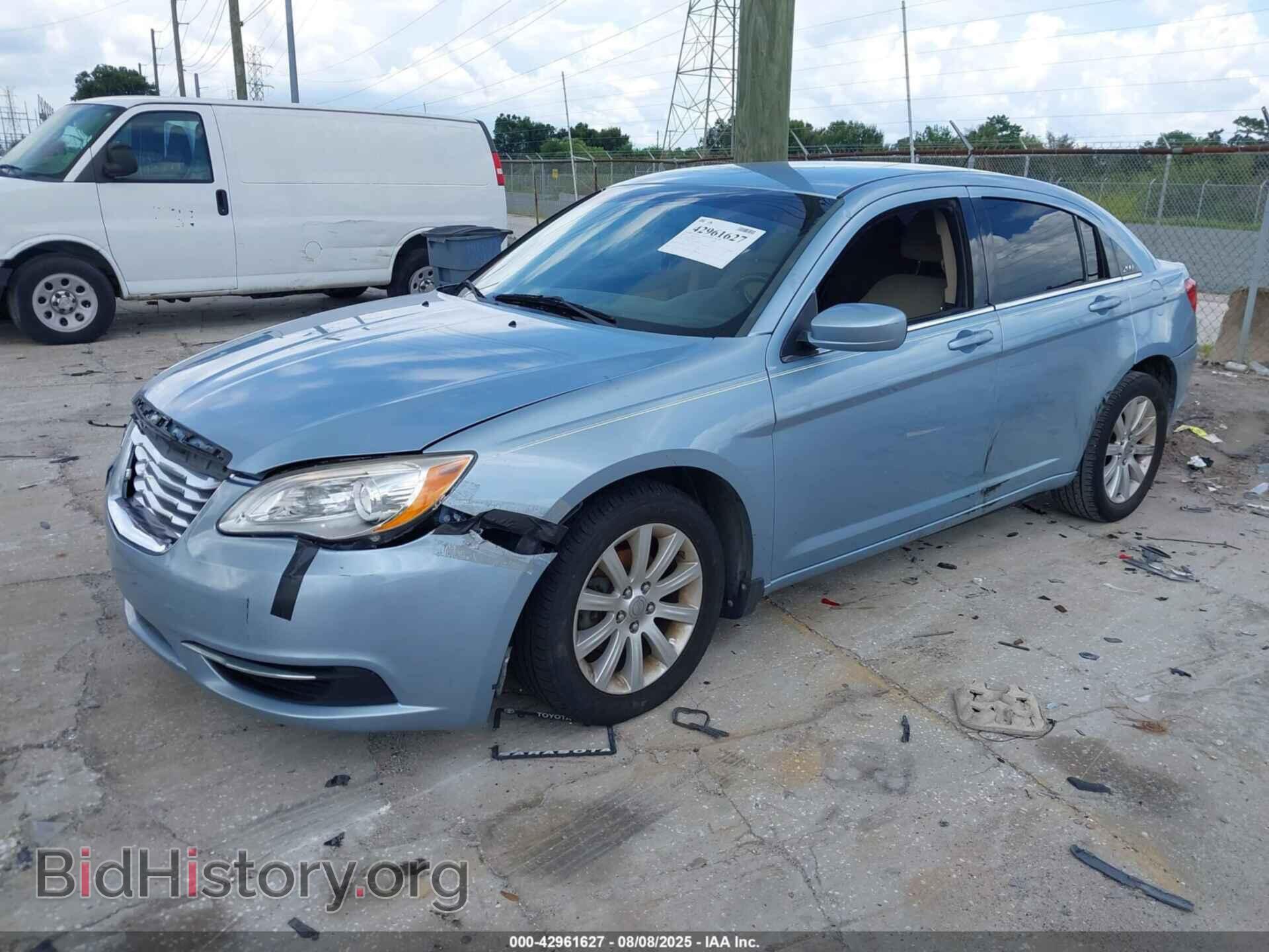 2013 CHRYSLER 200 - VIN: 1C3CCBBB1DN513110 - Фото 2
