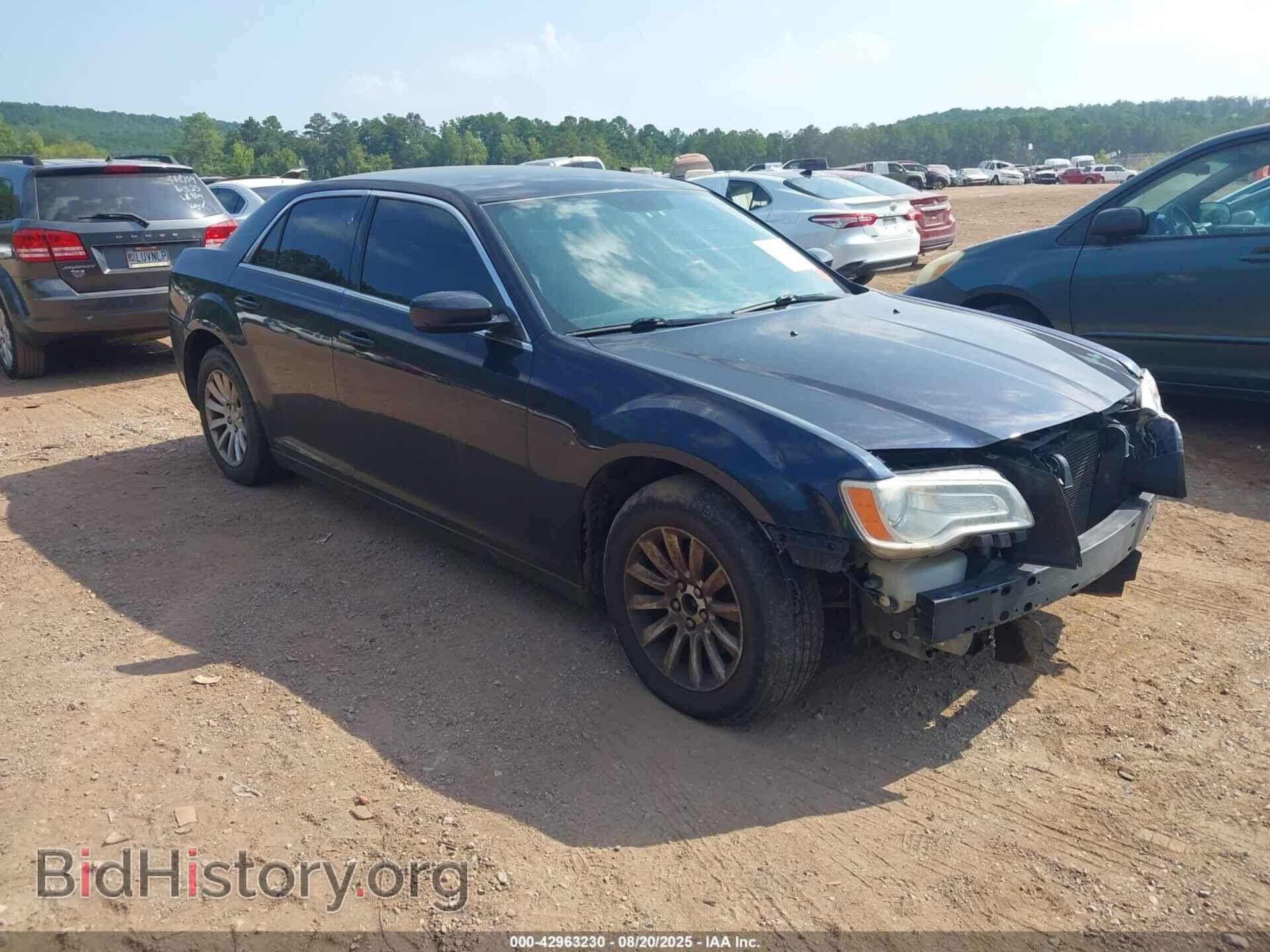 Photo 2C3CA4CG1BH527428 - CHRYSLER 300 2011