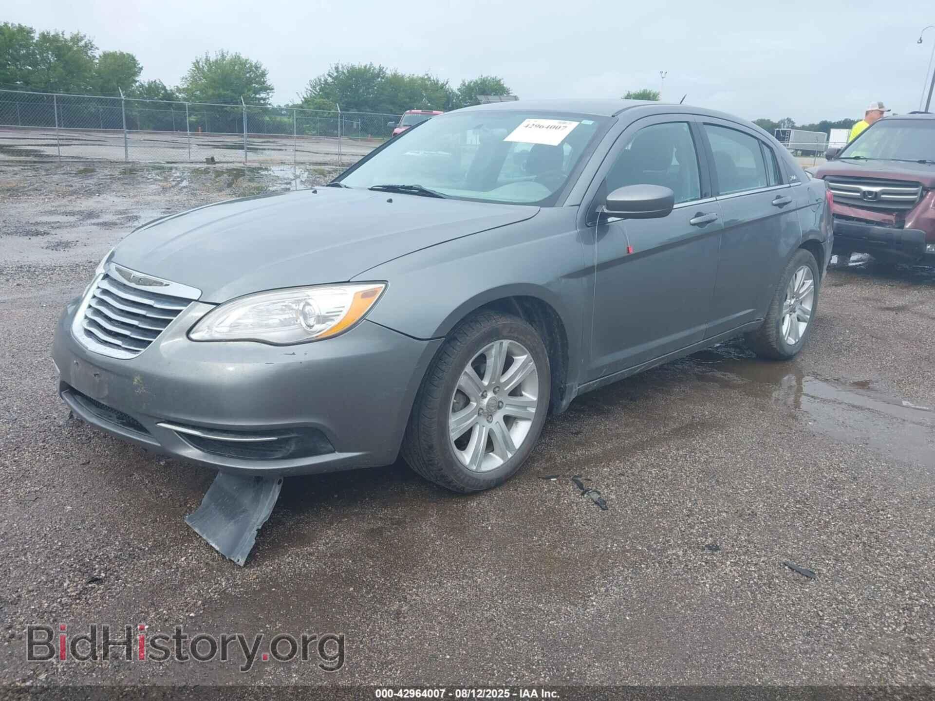 2011 CHRYSLER 200 - VIN: 1C3BC1FB9BN613517 - Фото 2