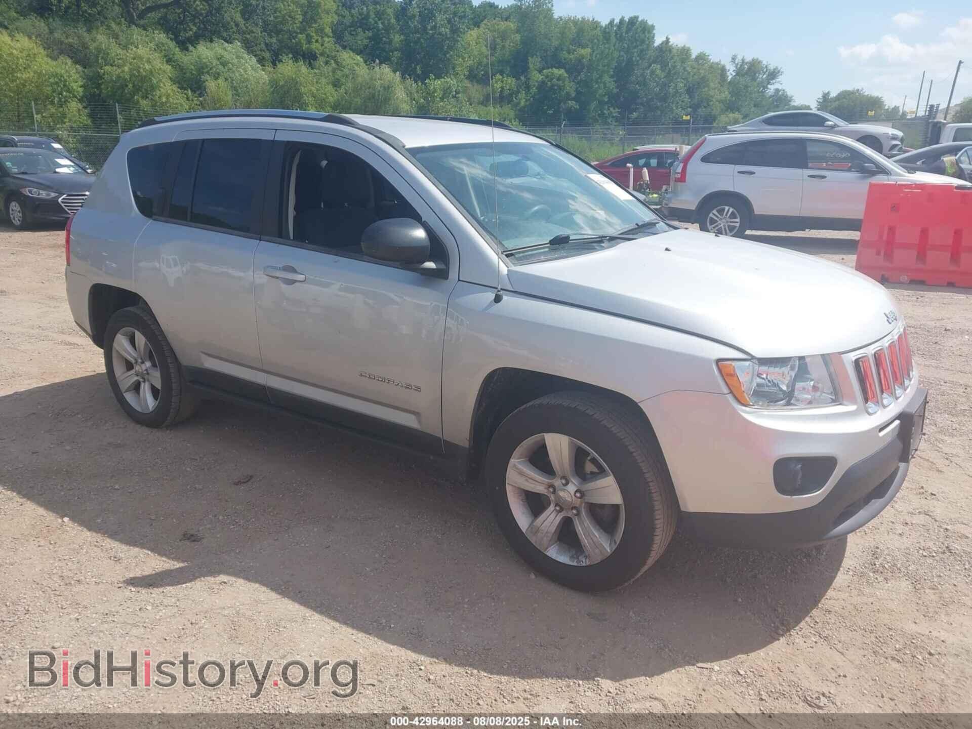 Photo 1J4NT1FA2BD224508 - JEEP COMPASS 2011