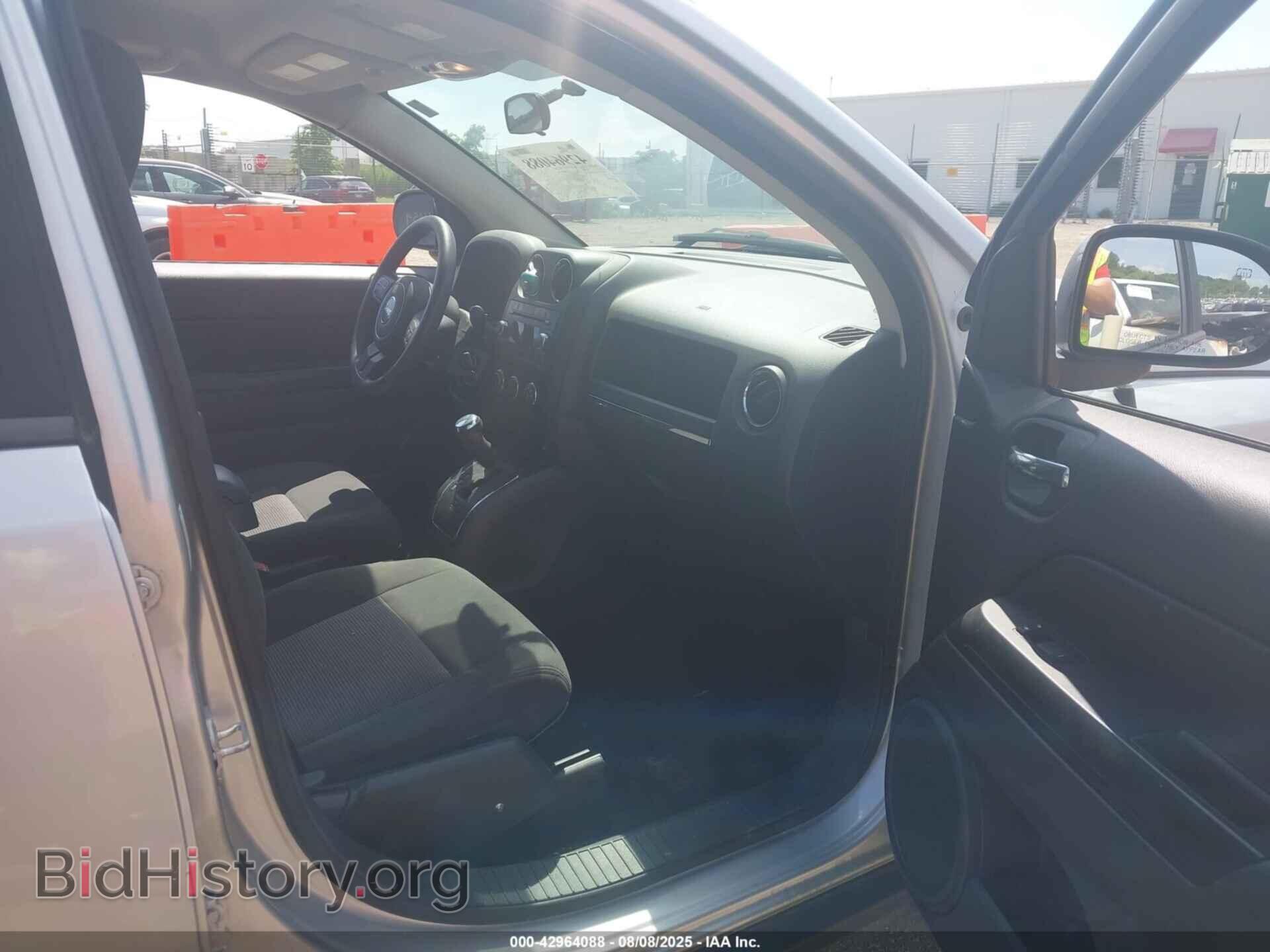 2011 JEEP COMPASS - VIN: 1J4NT1FA2BD224508 - Photo 5
