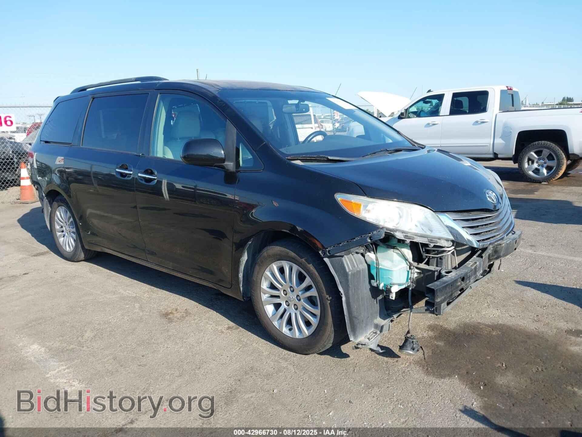 Фотография 5TDYK3DC2BS024416 - TOYOTA SIENNA 2011