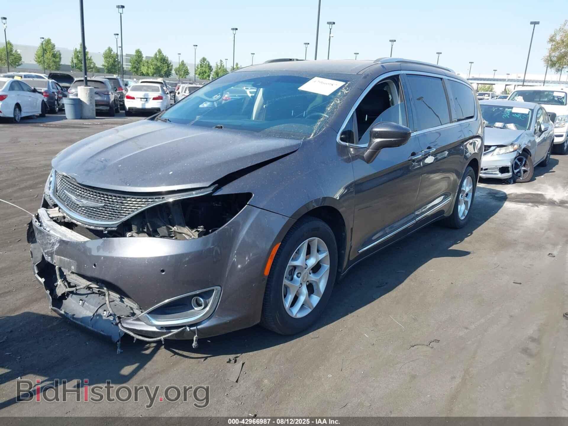 2017 CHRYSLER PACIFICA - VIN: 2C4RC1EG1HR542638 - Photo 2