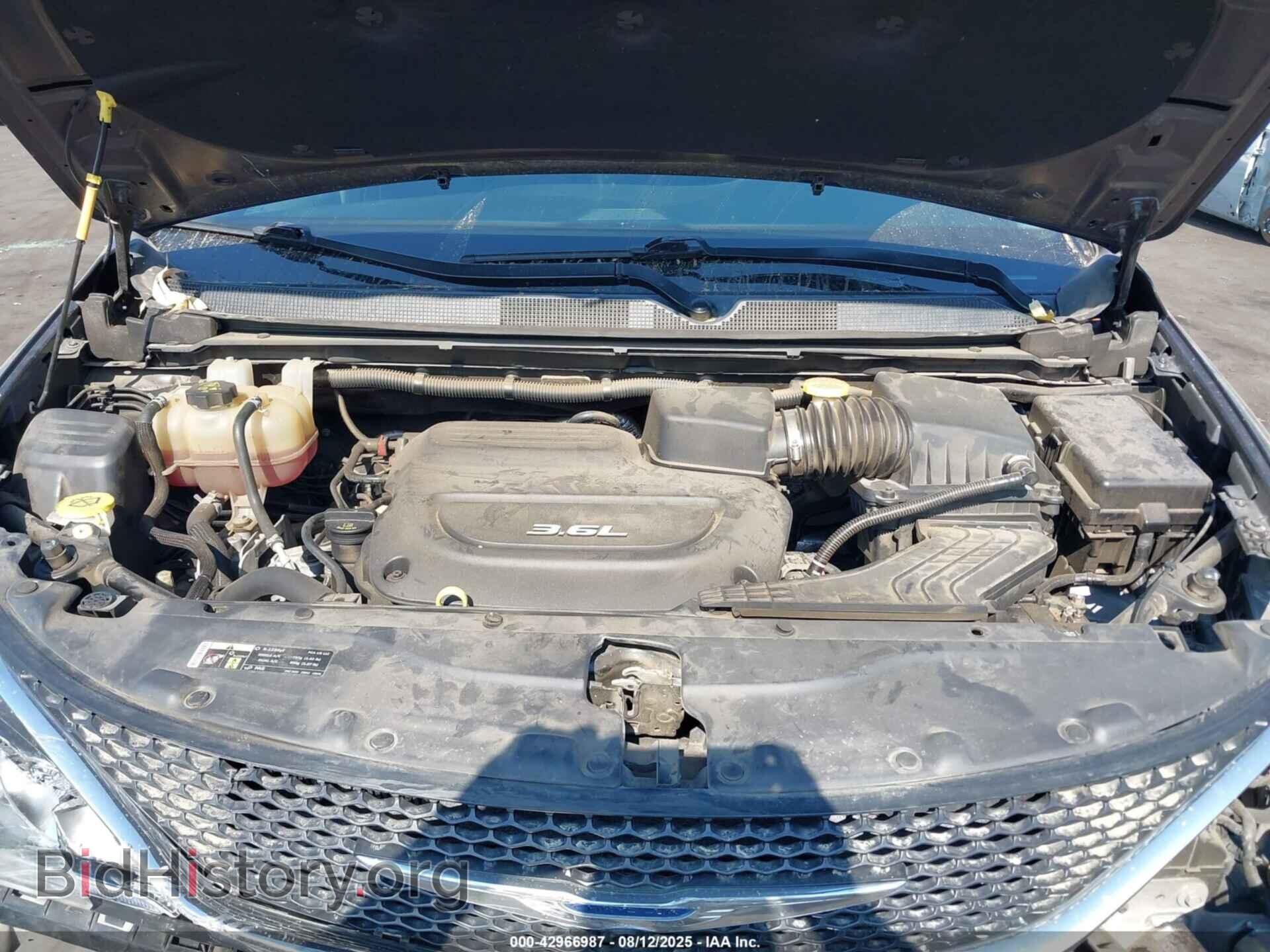 2017 CHRYSLER PACIFICA - VIN: 2C4RC1EG1HR542638 - Photo 10