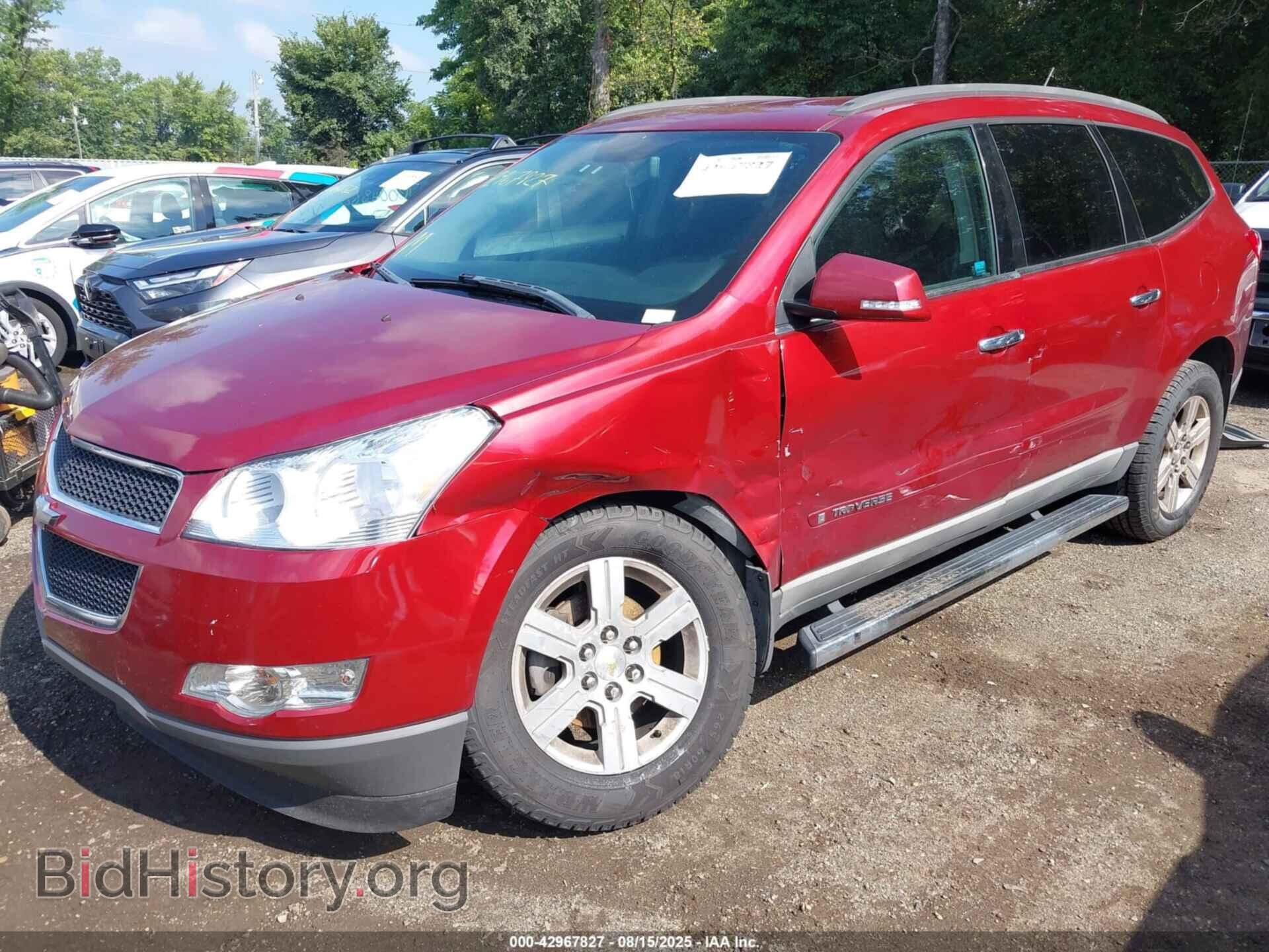 2009 CHEVROLET TRAVERSE - VIN: 1GNER23D99S173773 - Фото 2