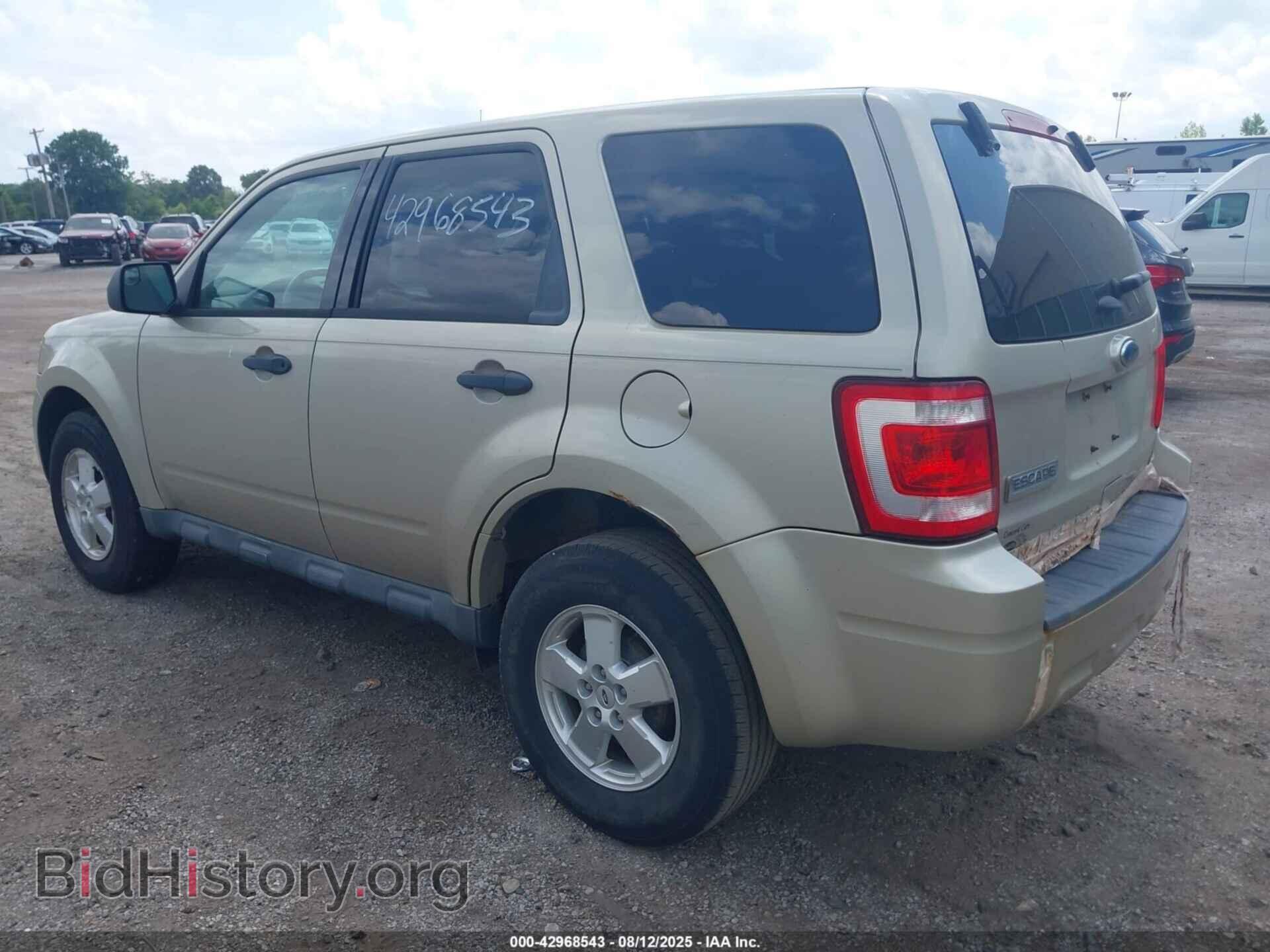 2011 FORD ESCAPE - VIN: 1FMCU0C77BKA51220 - Фото 3
