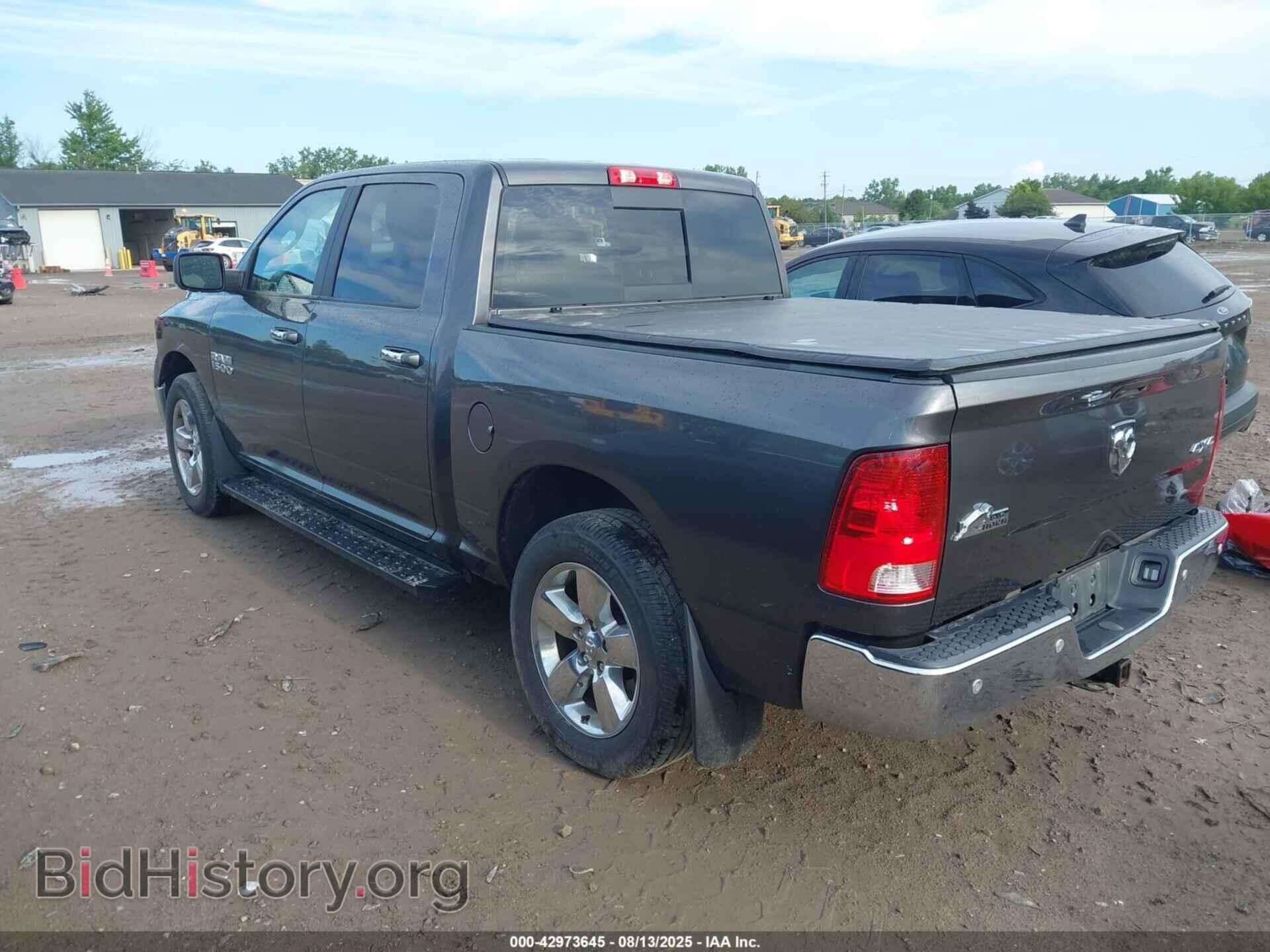 2018 RAM 1500 - VIN: 3C6RR7LG5JG230278 - Фото 3