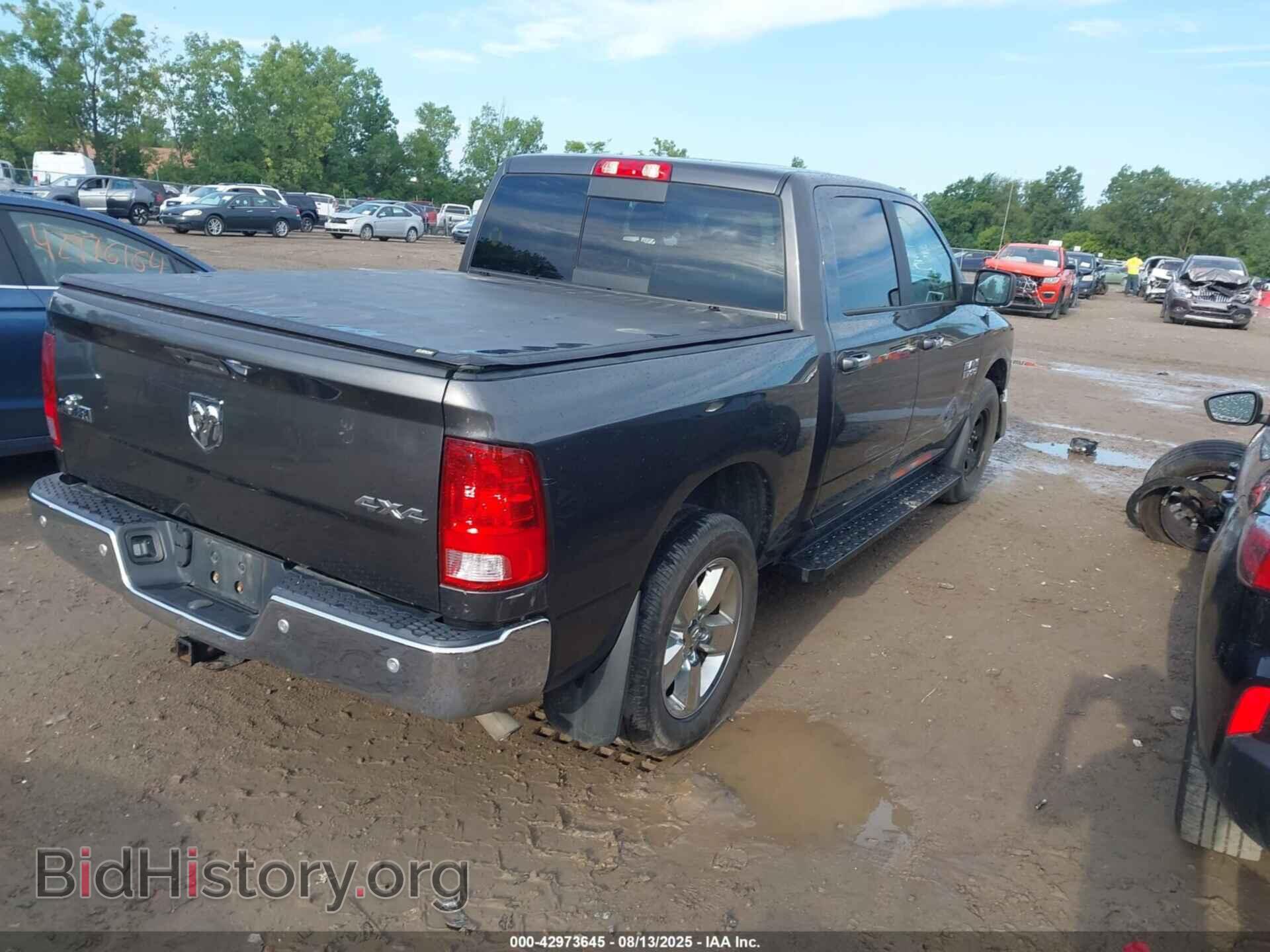 2018 RAM 1500 - VIN: 3C6RR7LG5JG230278 - Фото 4