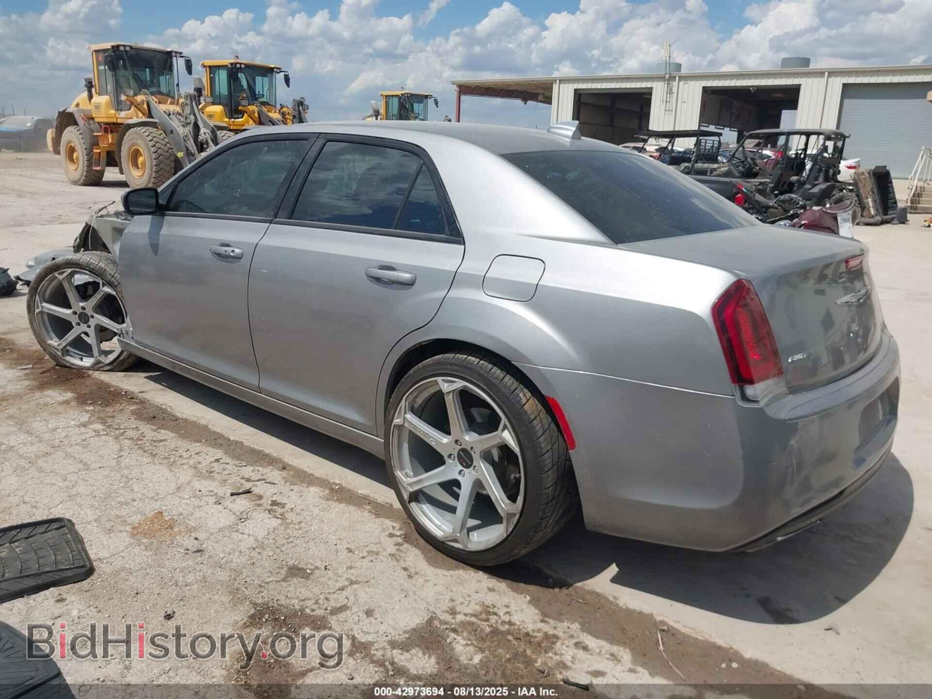 2017 CHRYSLER 300 - VIN: 2C3CCAGG2HH637576 - Фото 3