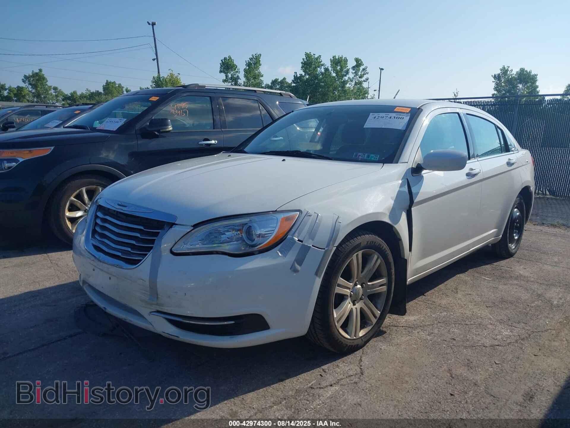 2013 CHRYSLER 200 - VIN: 1C3CCBBB3DN579741 - Фото 2