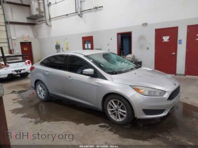 2017 Ford FOCUS SE, серебристый — VIN 1FADP3F23HL314300, IAAI