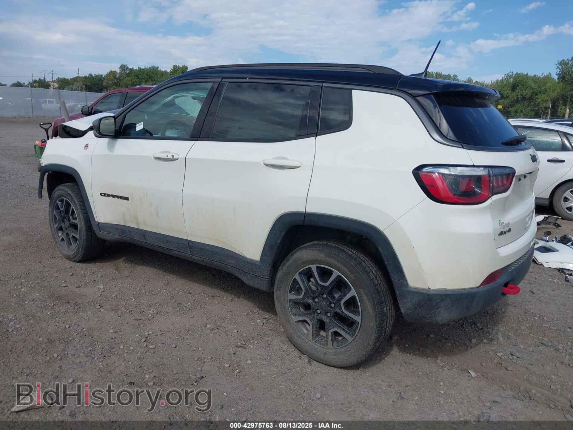 2019 JEEP COMPASS - VIN: 3C4NJDDB3KT671092 - Фото 3