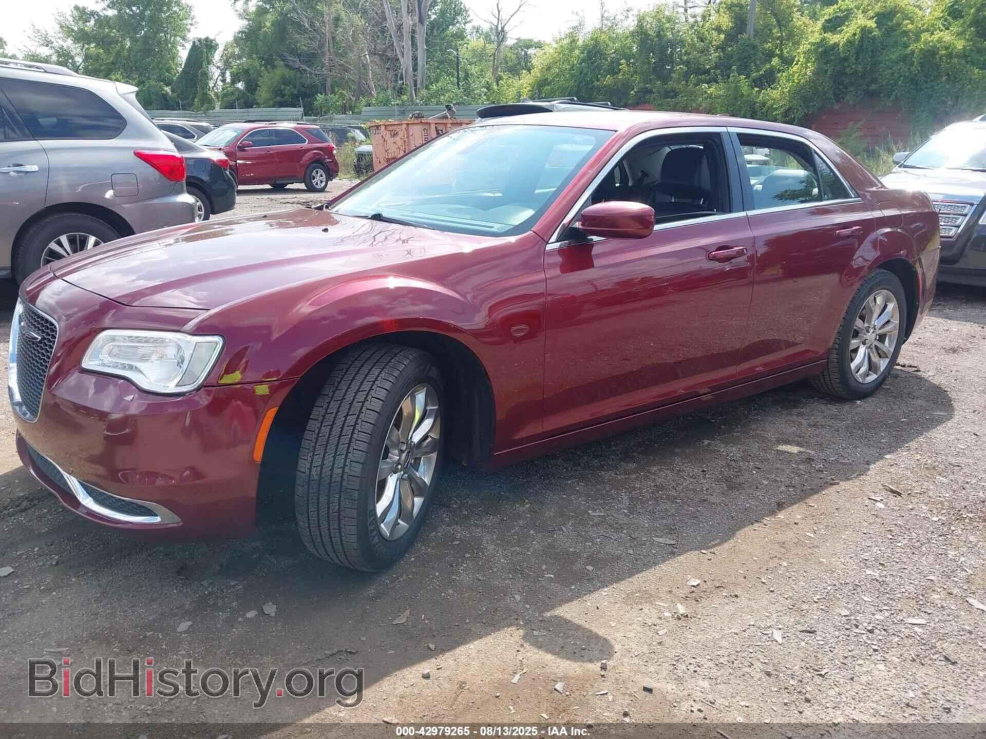 2016 CHRYSLER 300 - VIN: 2C3CCARG8GH194801 - Фото 2