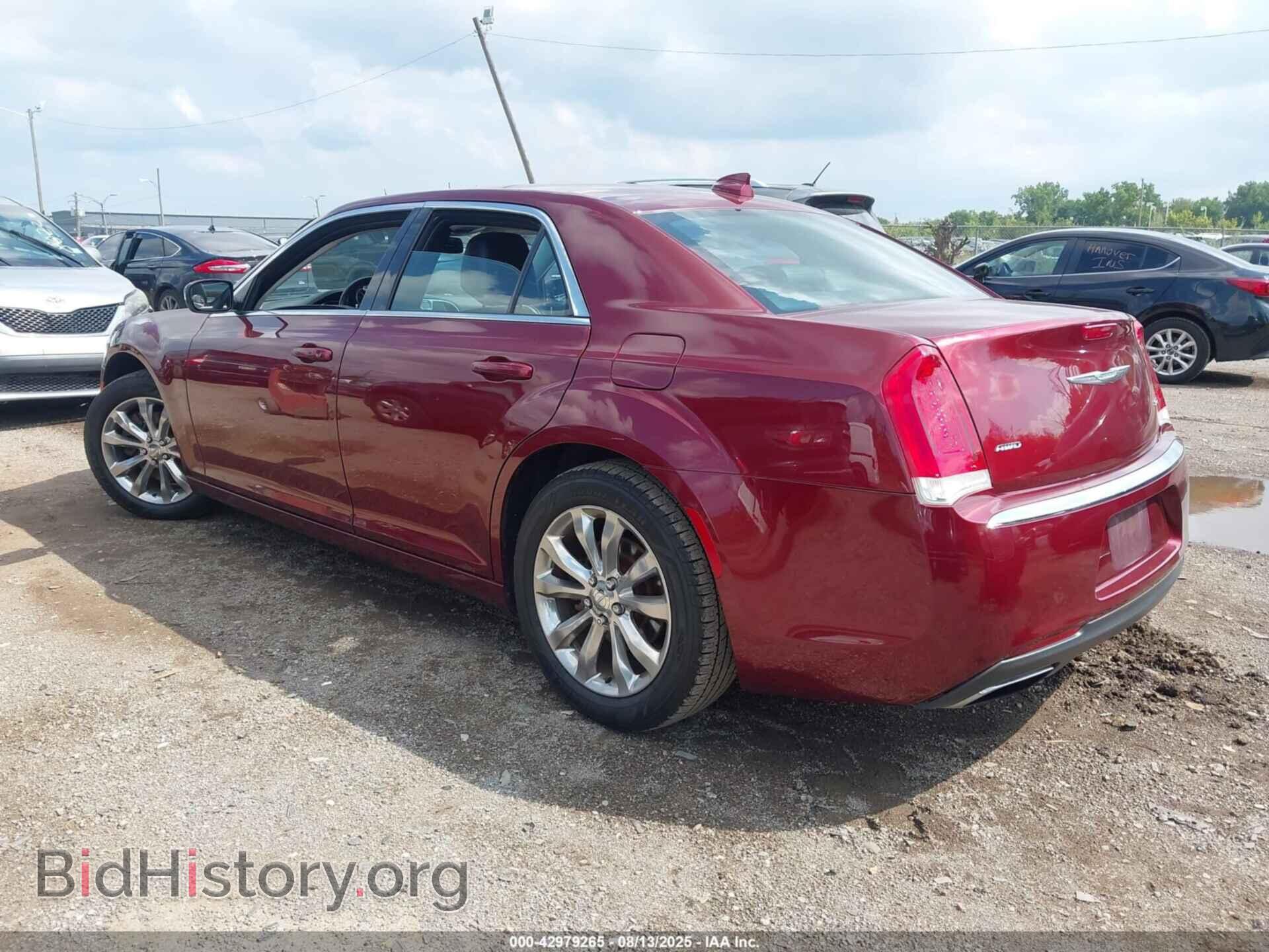 2016 CHRYSLER 300 - VIN: 2C3CCARG8GH194801 - Фото 3