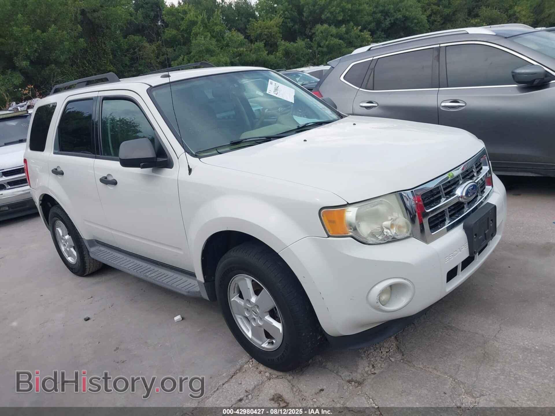 Фотография 1FMCU0D76BKA87690 - FORD ESCAPE 2011