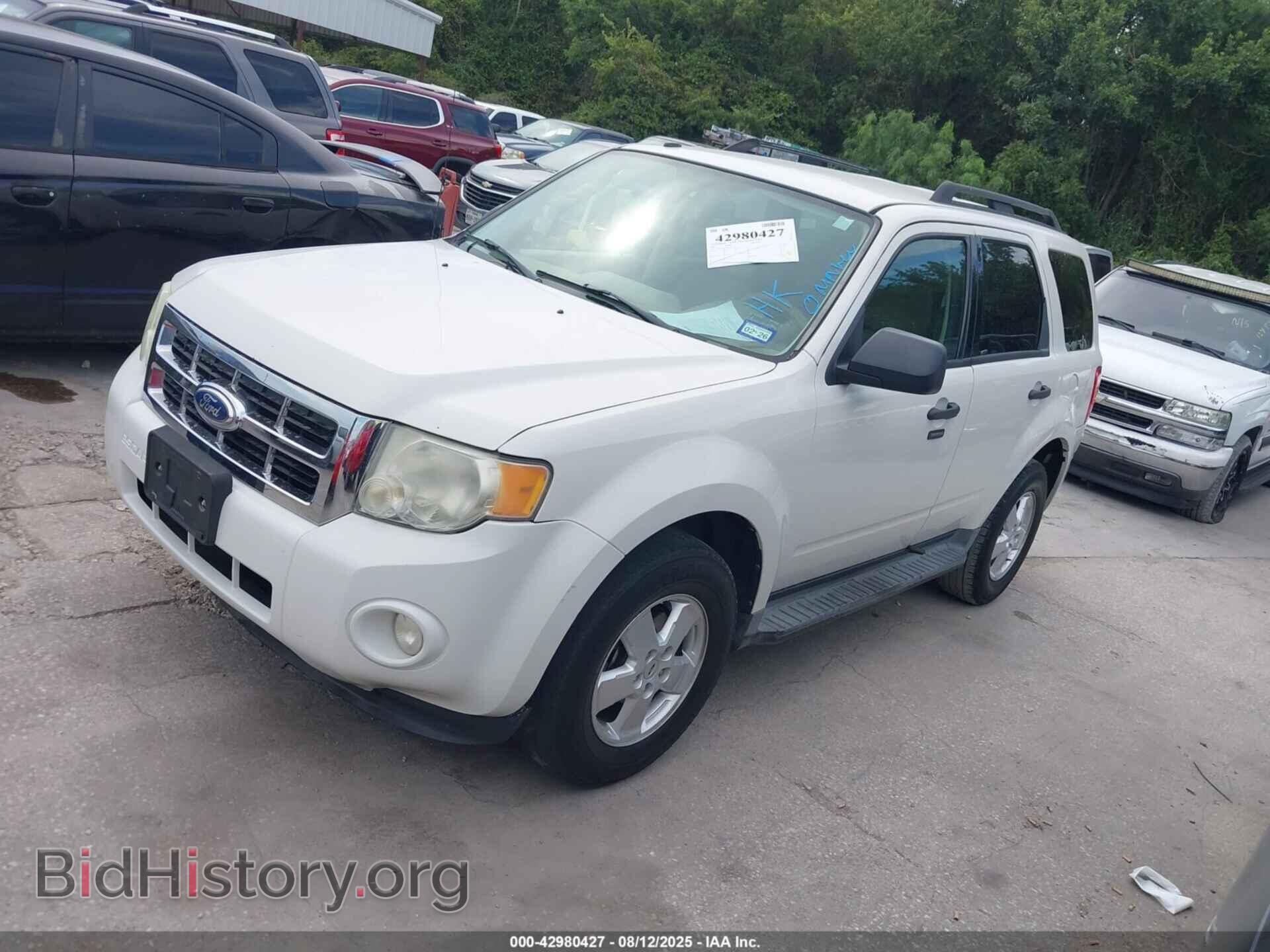 2011 FORD ESCAPE - VIN: 1FMCU0D76BKA87690 - Фото 2