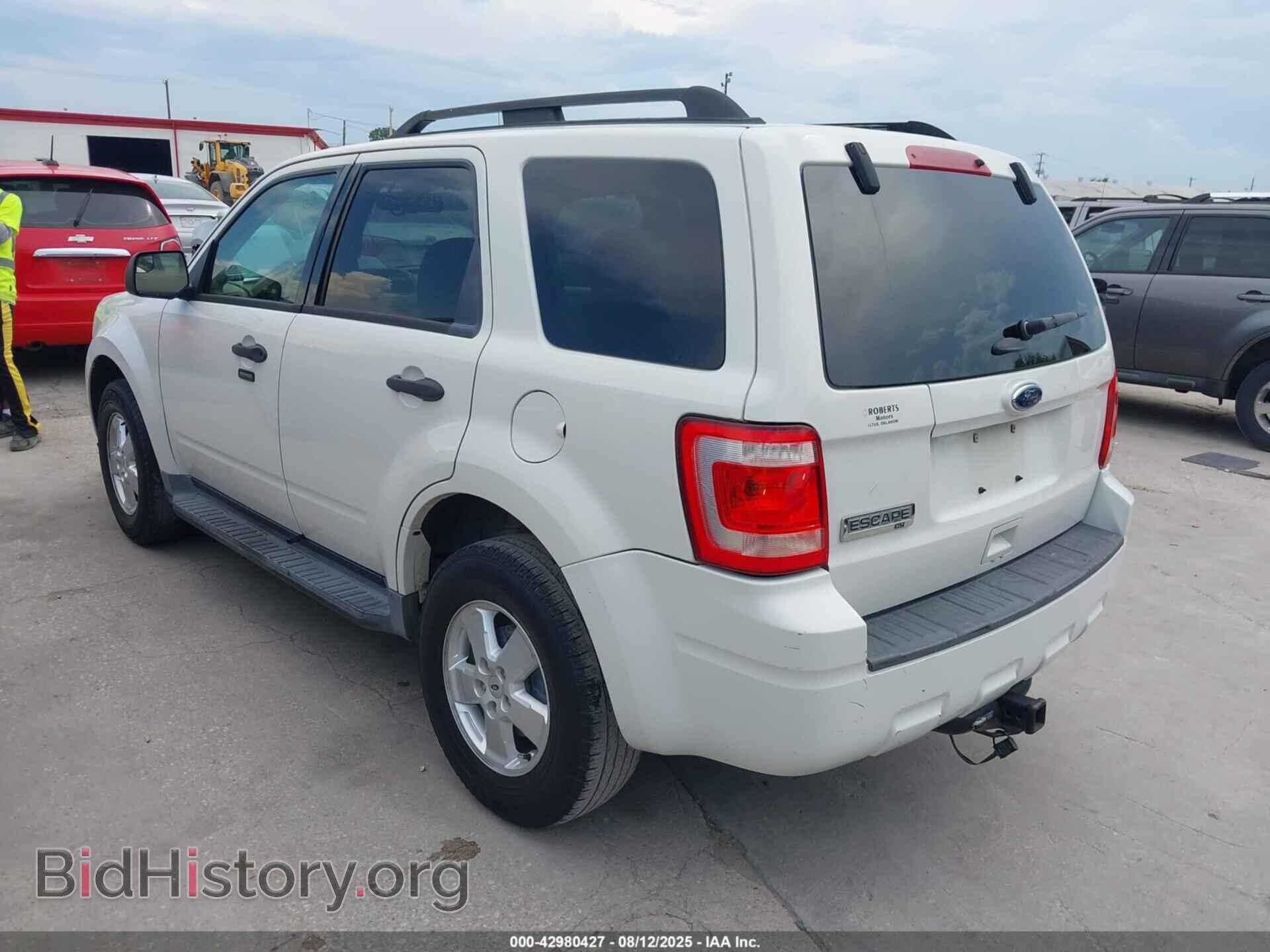 2011 FORD ESCAPE - VIN: 1FMCU0D76BKA87690 - Фото 3
