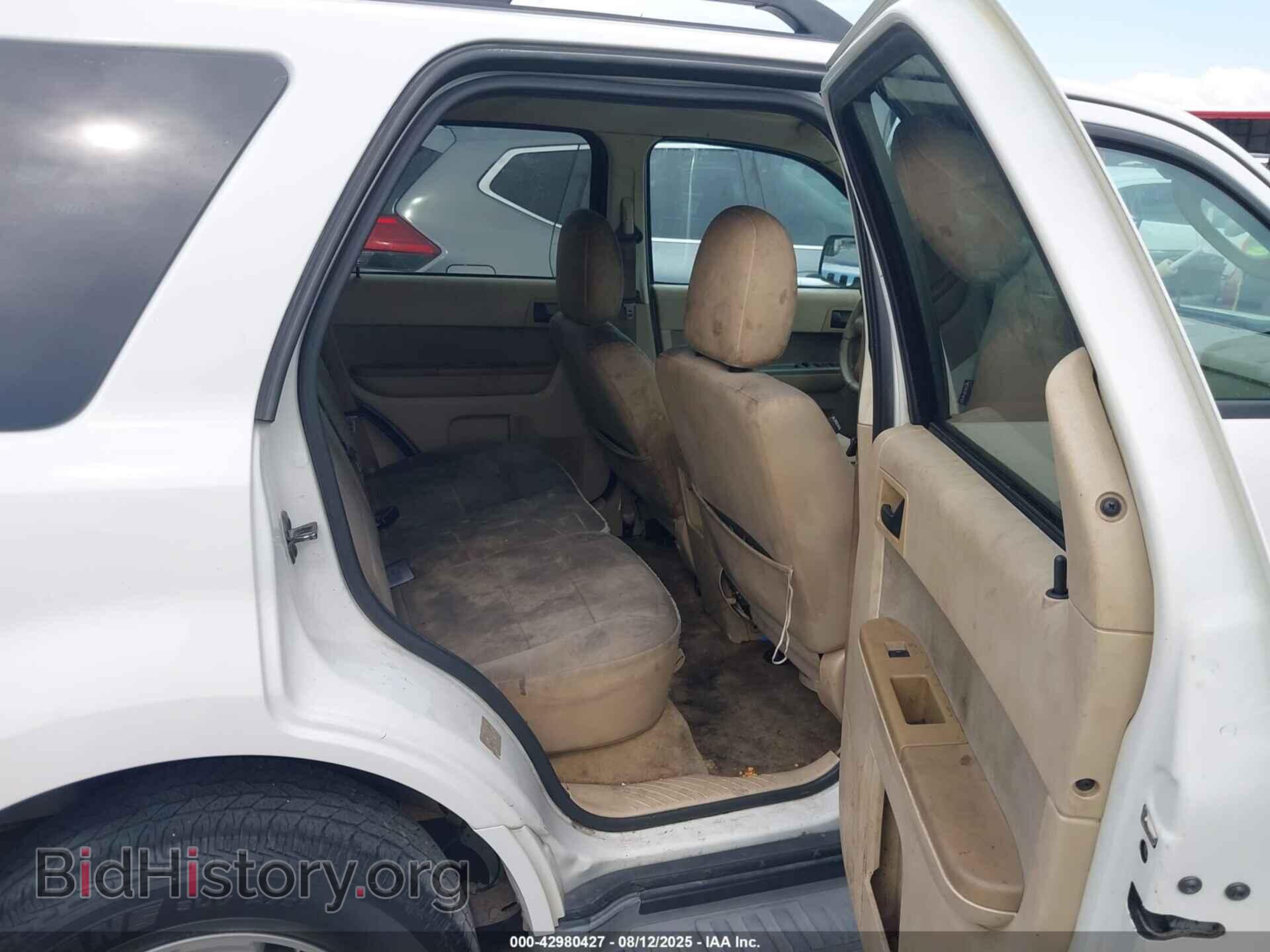 2011 FORD ESCAPE - VIN: 1FMCU0D76BKA87690 - Фото 8